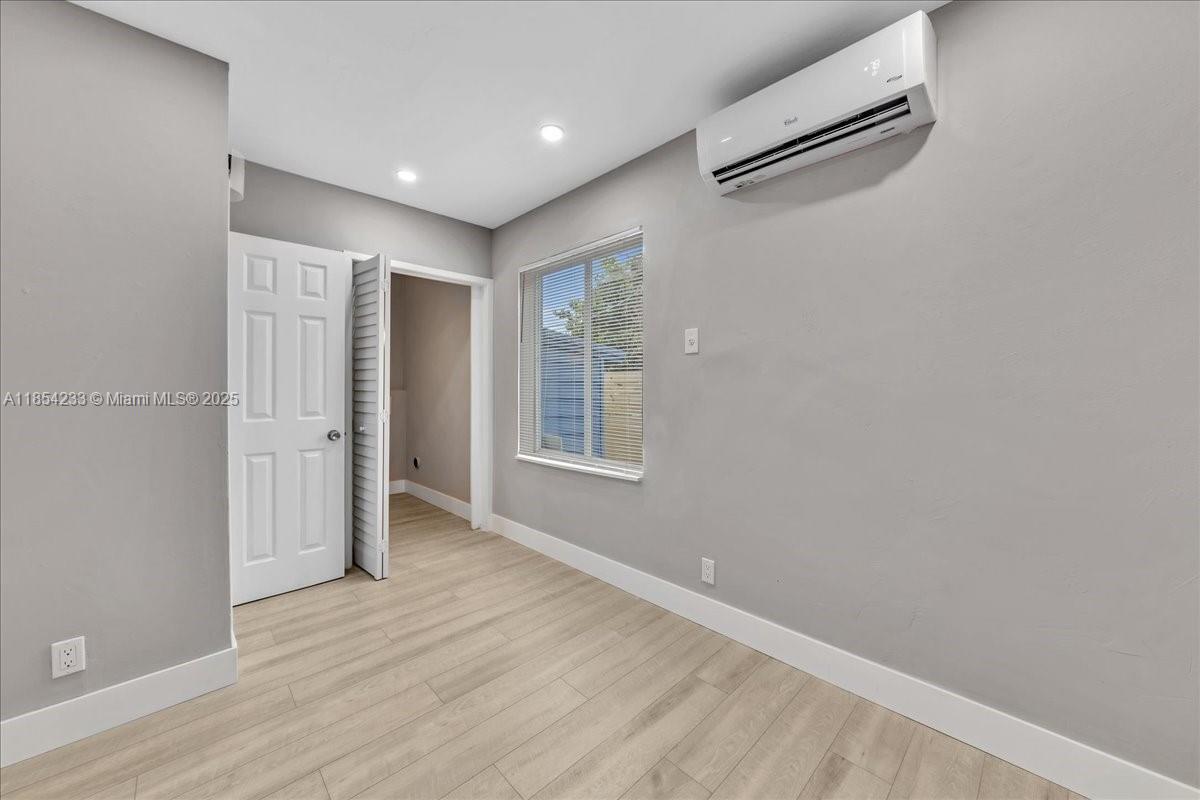See details / 1581 sq. ft. $ 2025-08-11 0 Photo