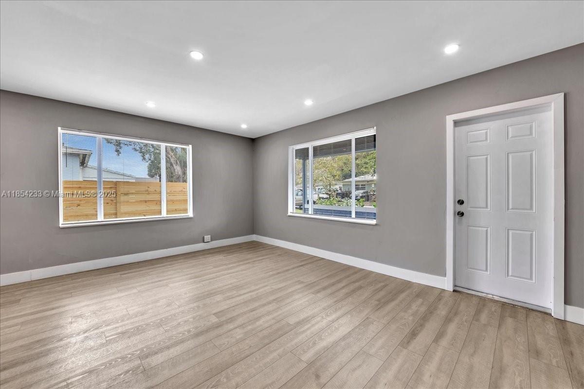 See details / 1581 sq. ft. $ 2025-08-11 0 Photo