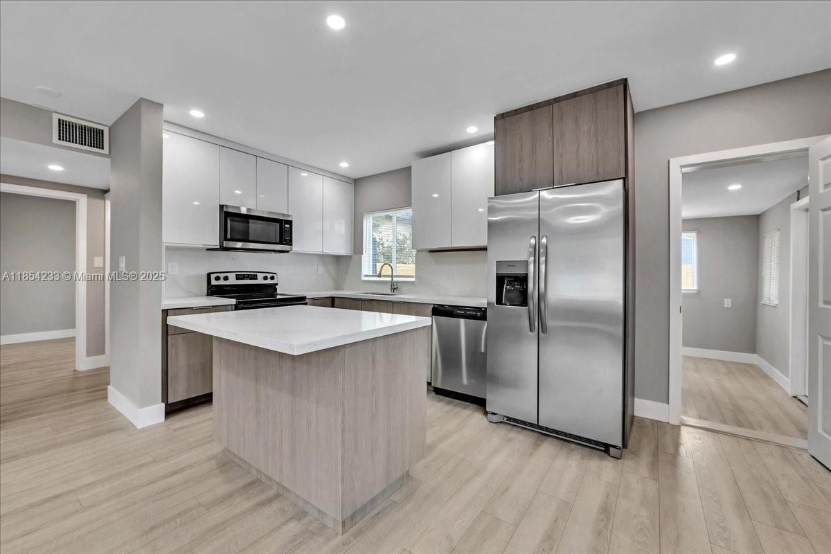 See details / 1581 sq. ft. $ 2025-08-11 0 Photo