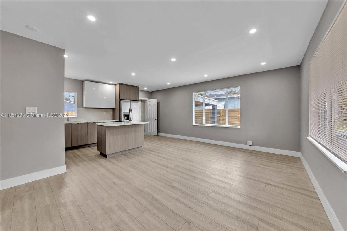 See details / 1581 sq. ft. $ 2025-08-11 0 Photo