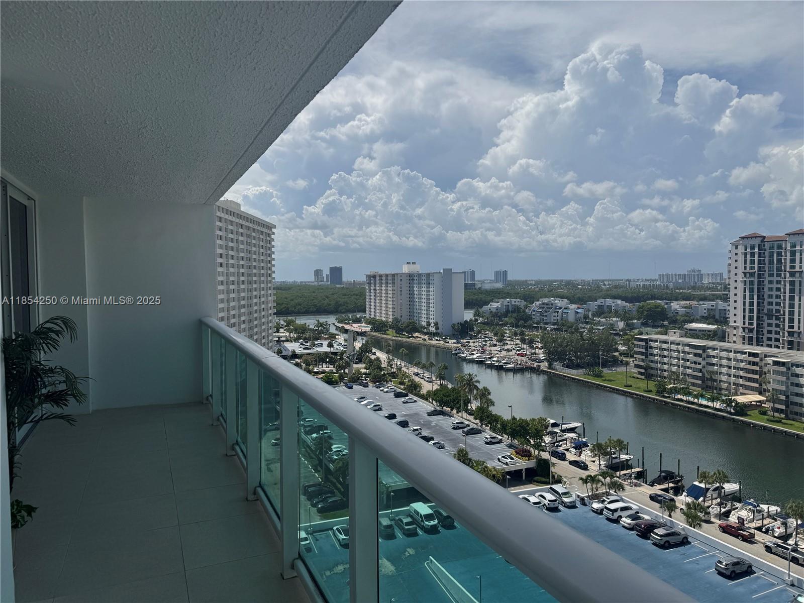 See details 1530 1 / 2 991 sq. ft. $ 2025-08-06 0 Photo