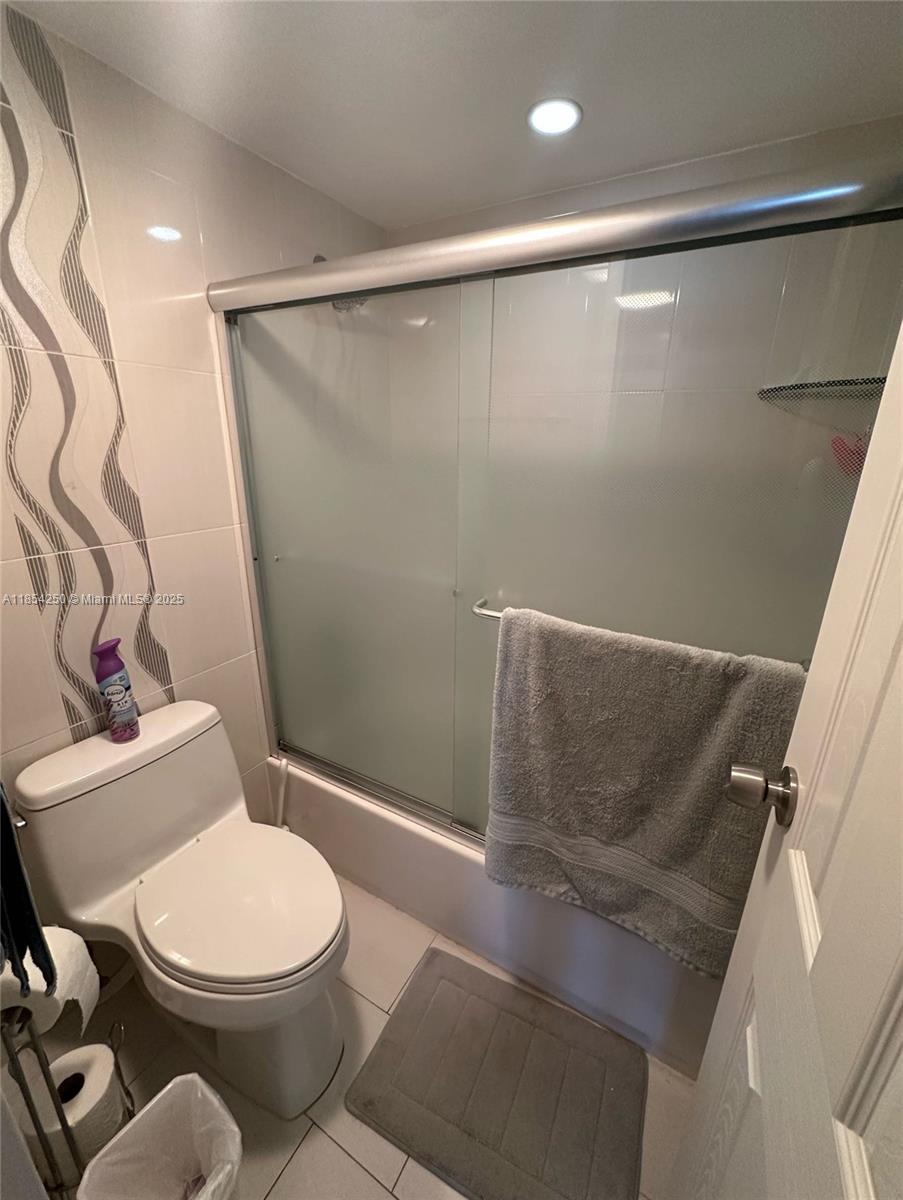 See details 1530 1 / 2 991 sq. ft. $ 2025-08-06 0 Photo