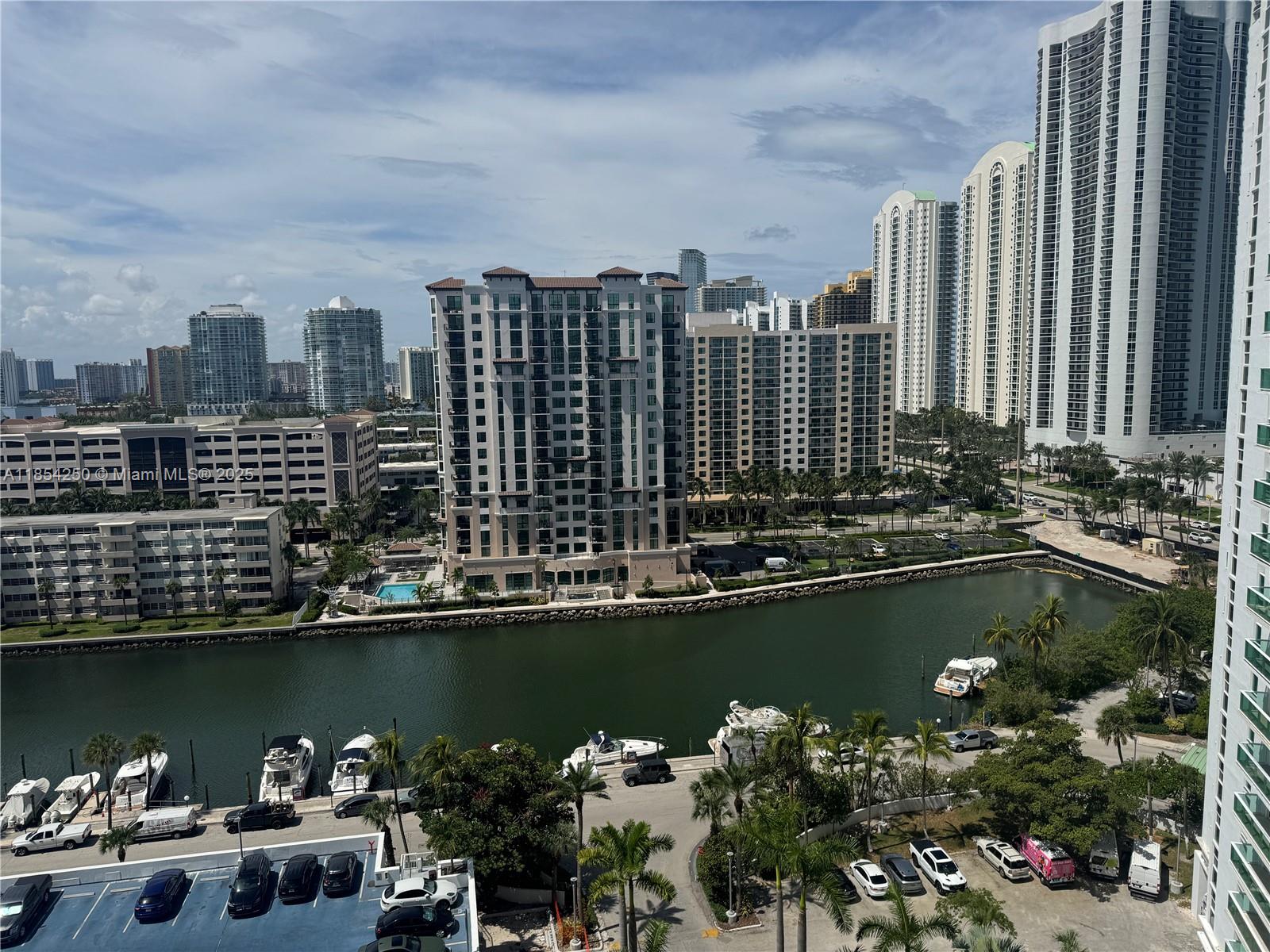 See details 1530 1 / 2 991 sq. ft. $ 2025-08-06 0 Photo