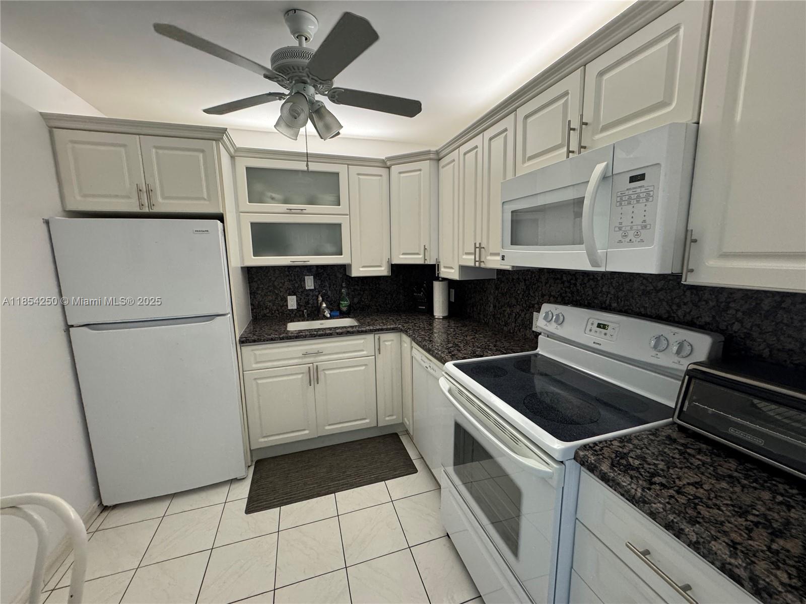 See details 1530 1 / 2 991 sq. ft. $ 2025-08-06 0 Photo