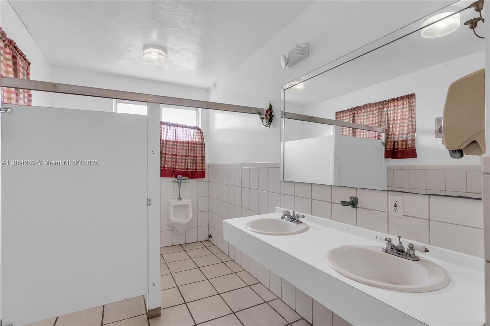 See details / sq. ft. $ 2025-08-06 0 Photo