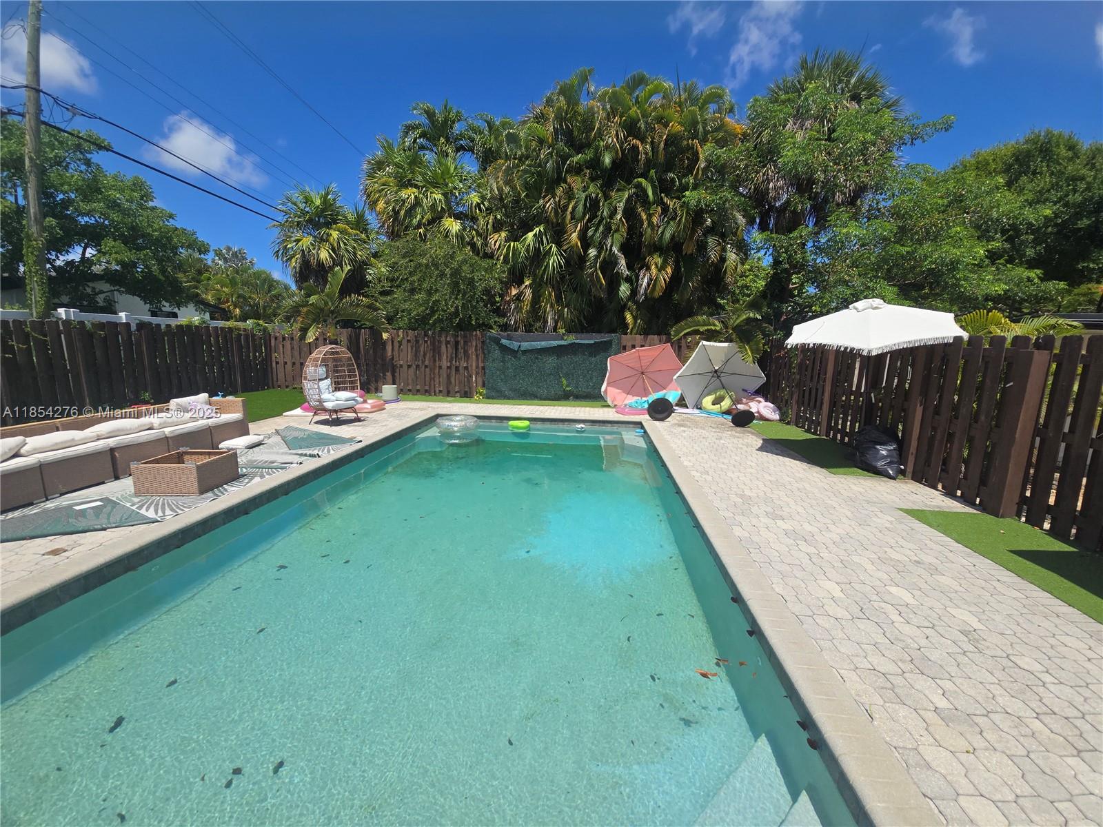 See details 3 / 2 1516 sq. ft. $ 2025-08-06 0 Photo
