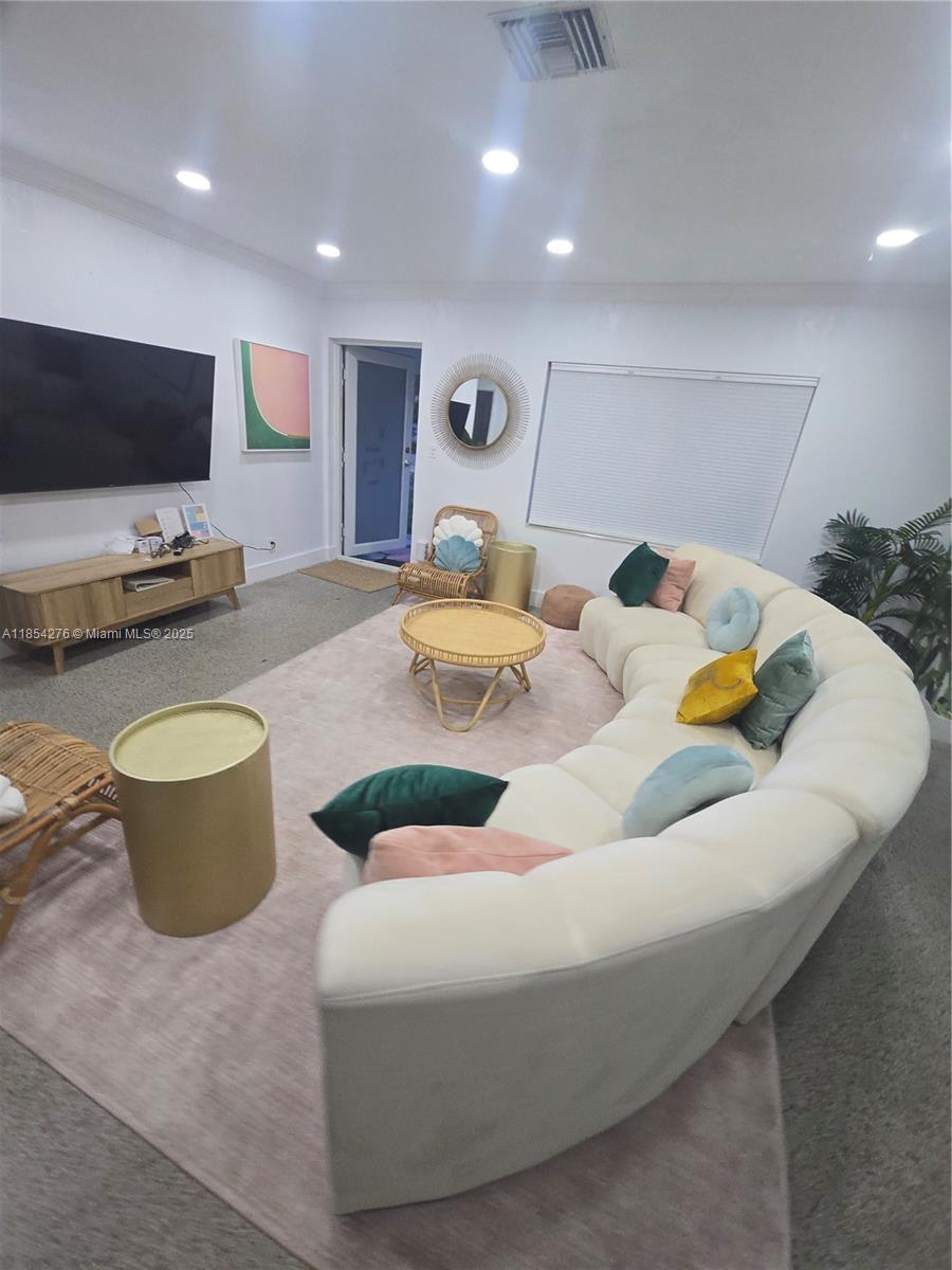See details 3 / 2 1516 sq. ft. $ 2025-08-06 0 Photo