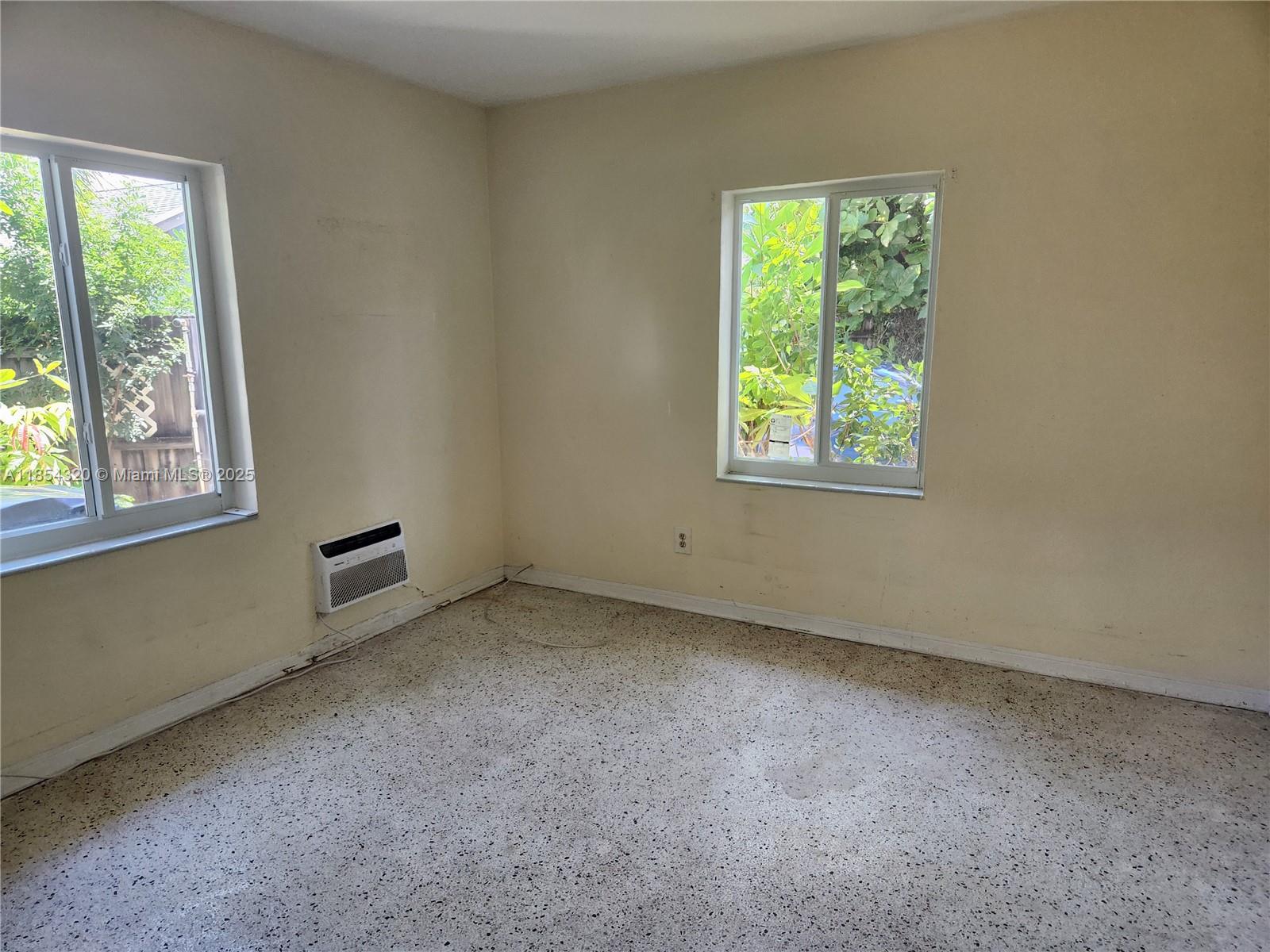 Ver detalles / 2001 sq. ft. $ 2025-08-07 0 foto