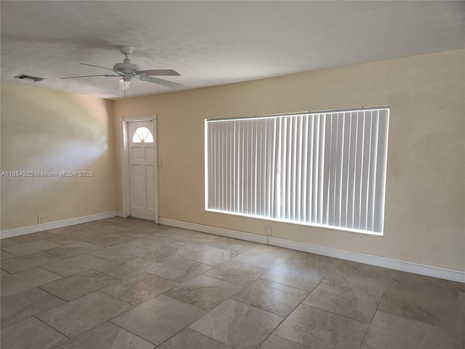 Ver detalles / 2001 sq. ft. $ 2025-08-07 0 foto