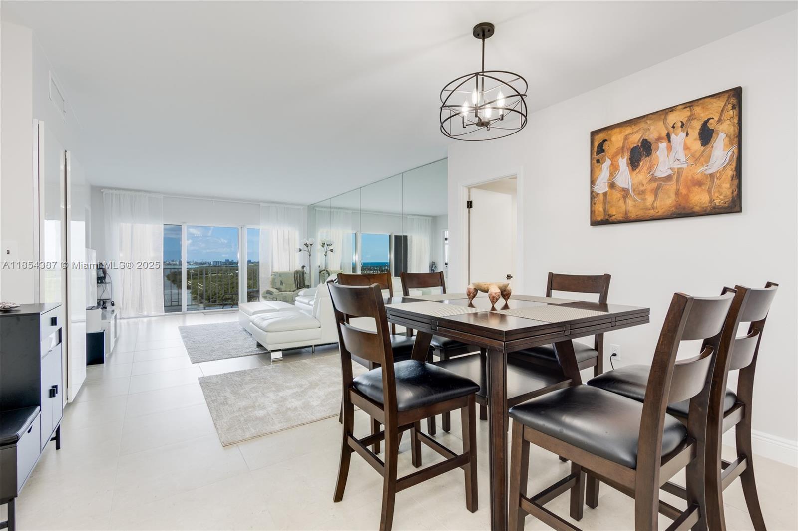 Ver detalles 1220 2 / 2 1120 sq. ft. $ 2025-08-07 0 foto