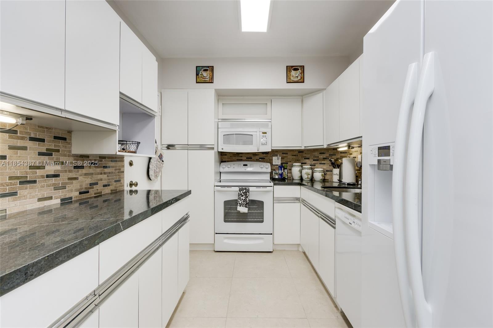 Ver detalles 1220 2 / 2 1120 sq. ft. $ 2025-08-07 0 foto