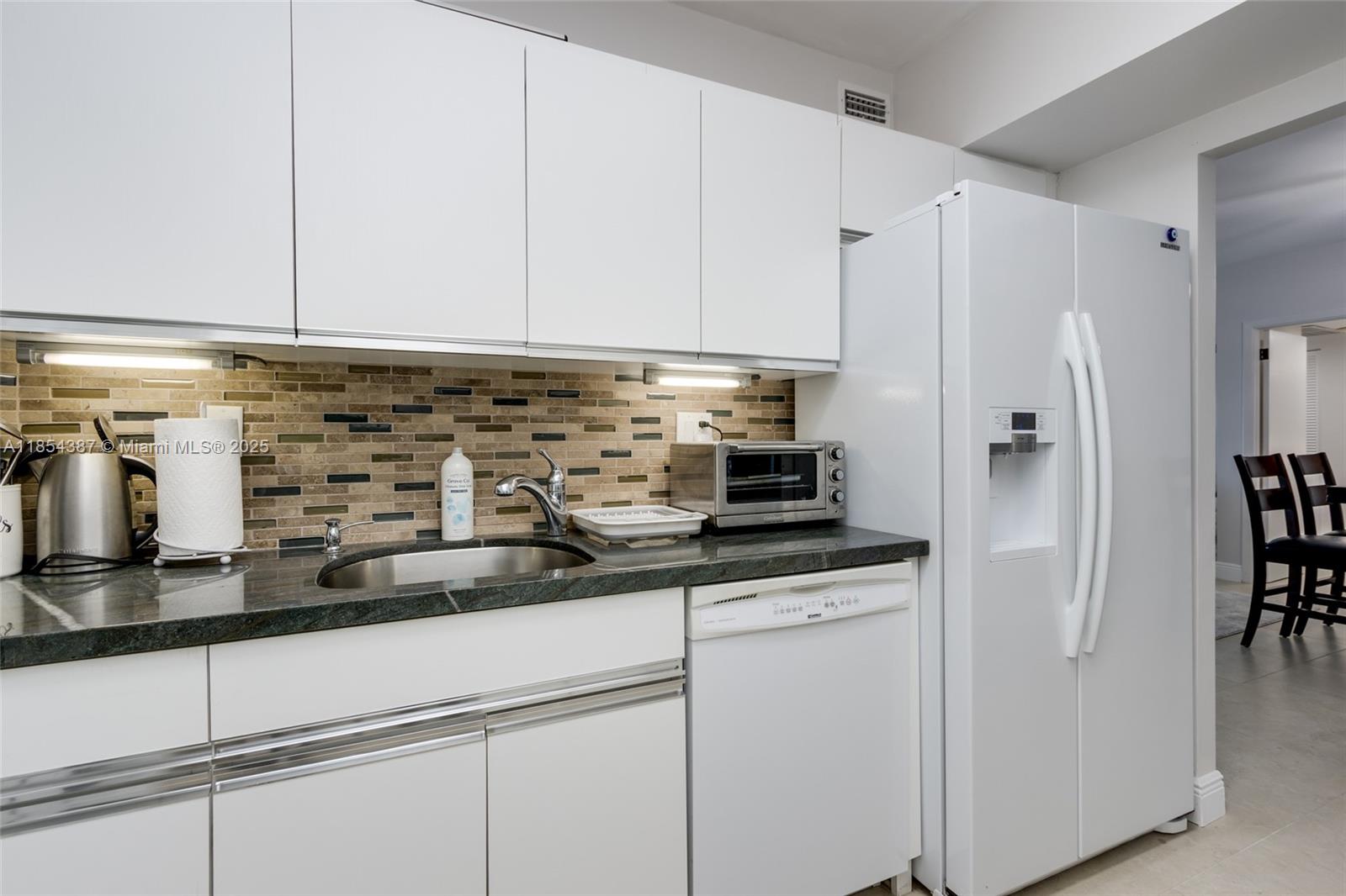 Ver detalles 1220 2 / 2 1120 sq. ft. $ 2025-08-07 0 foto