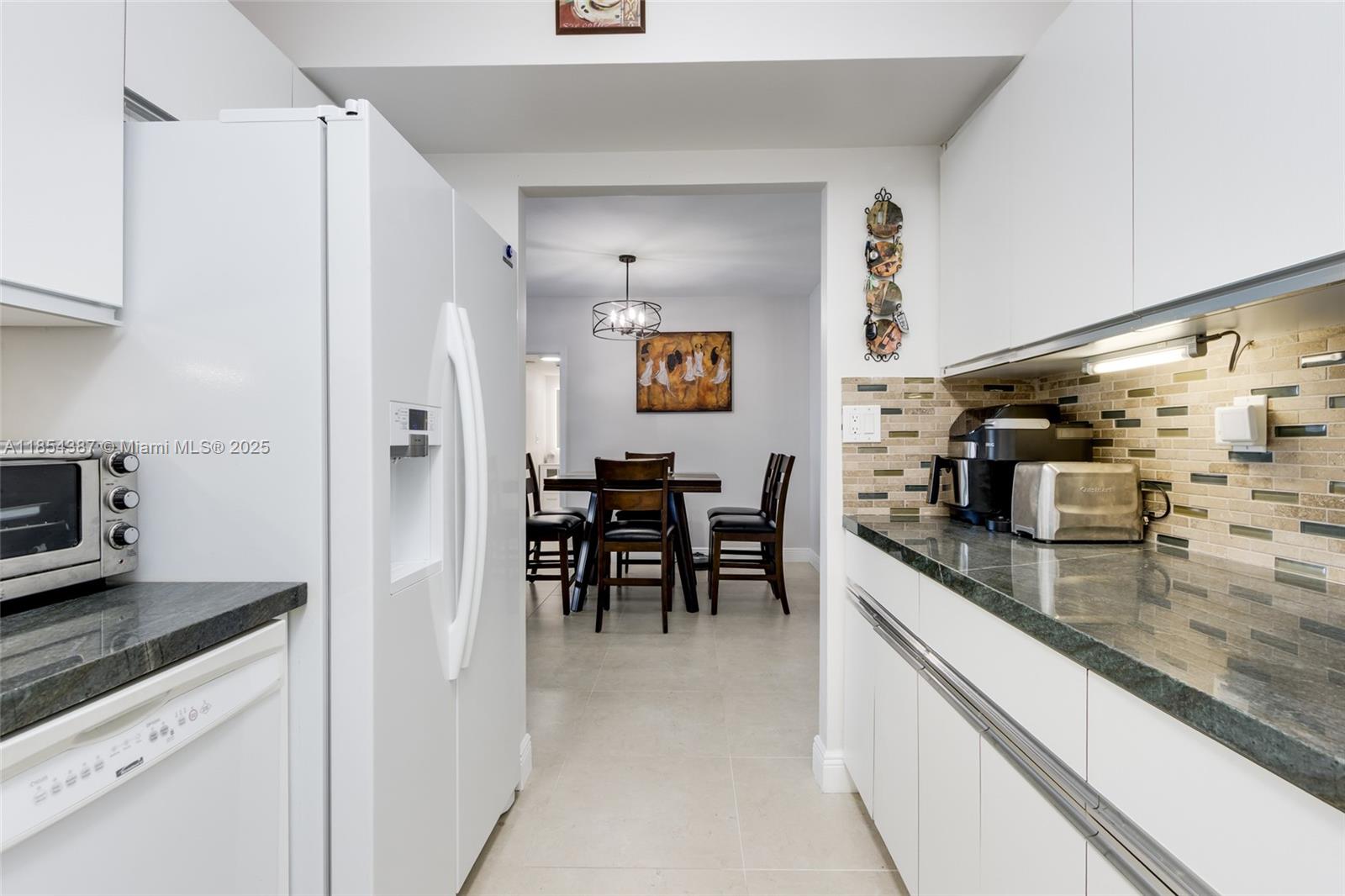 Ver detalles 1220 2 / 2 1120 sq. ft. $ 2025-08-07 0 foto