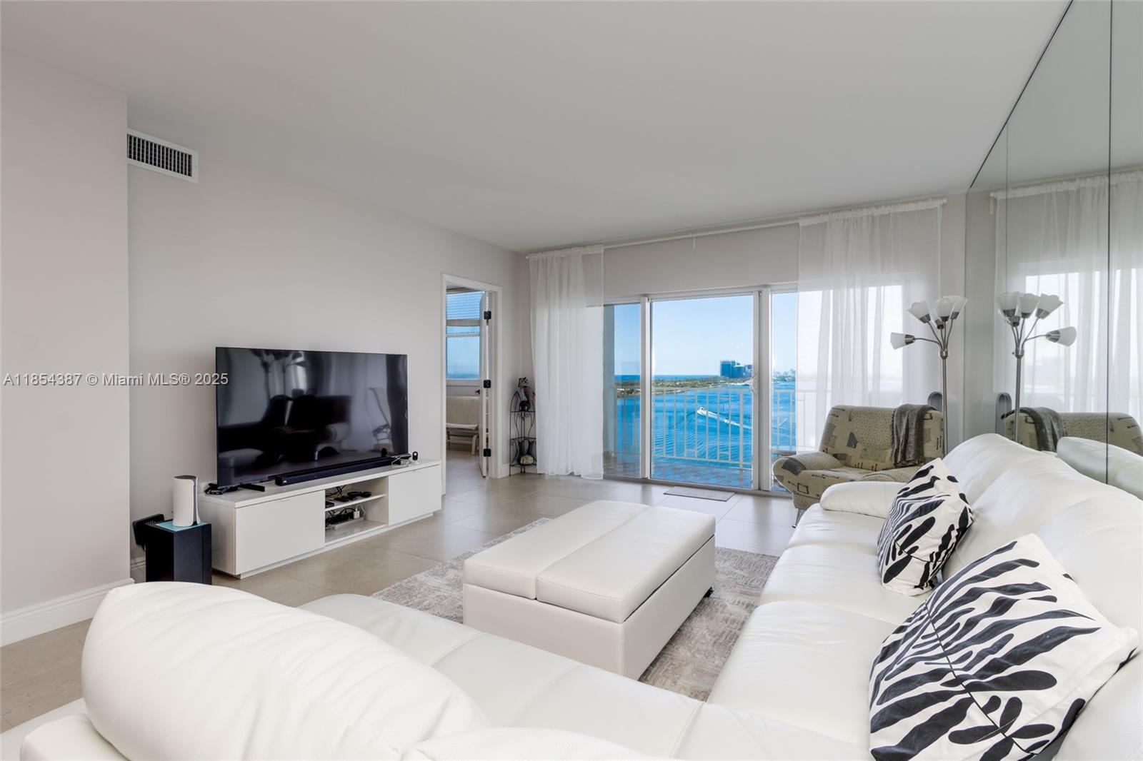 Ver detalles 1220 2 / 2 1120 sq. ft. $ 2025-08-07 0 foto