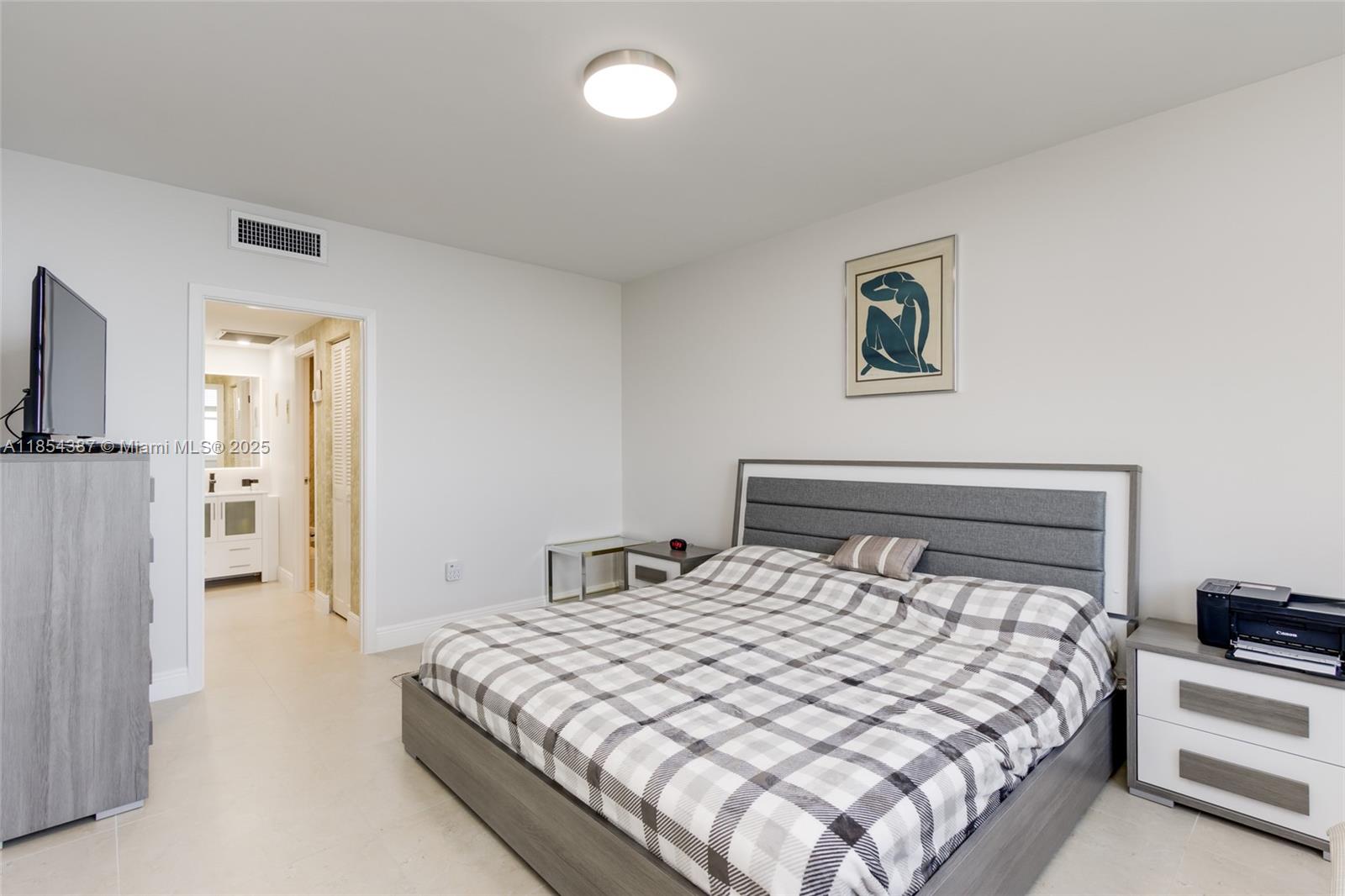 Ver detalles 1220 2 / 2 1120 sq. ft. $ 2025-08-07 0 foto