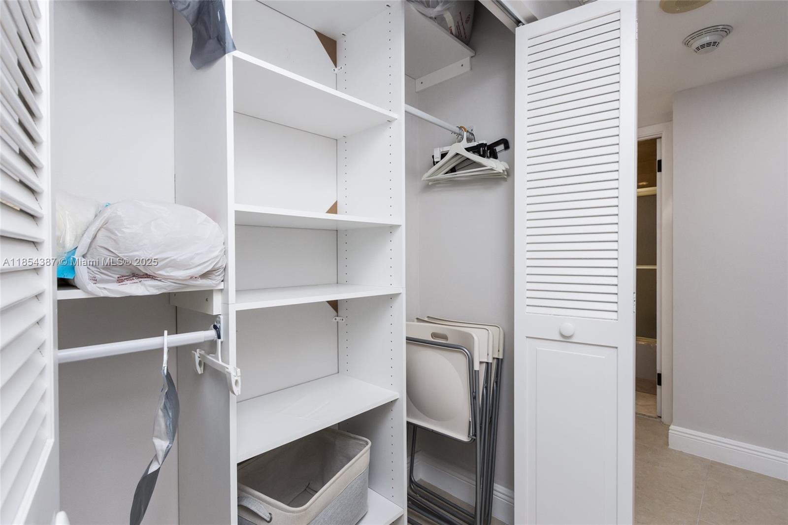 Ver detalles 1220 2 / 2 1120 sq. ft. $ 2025-08-07 0 foto