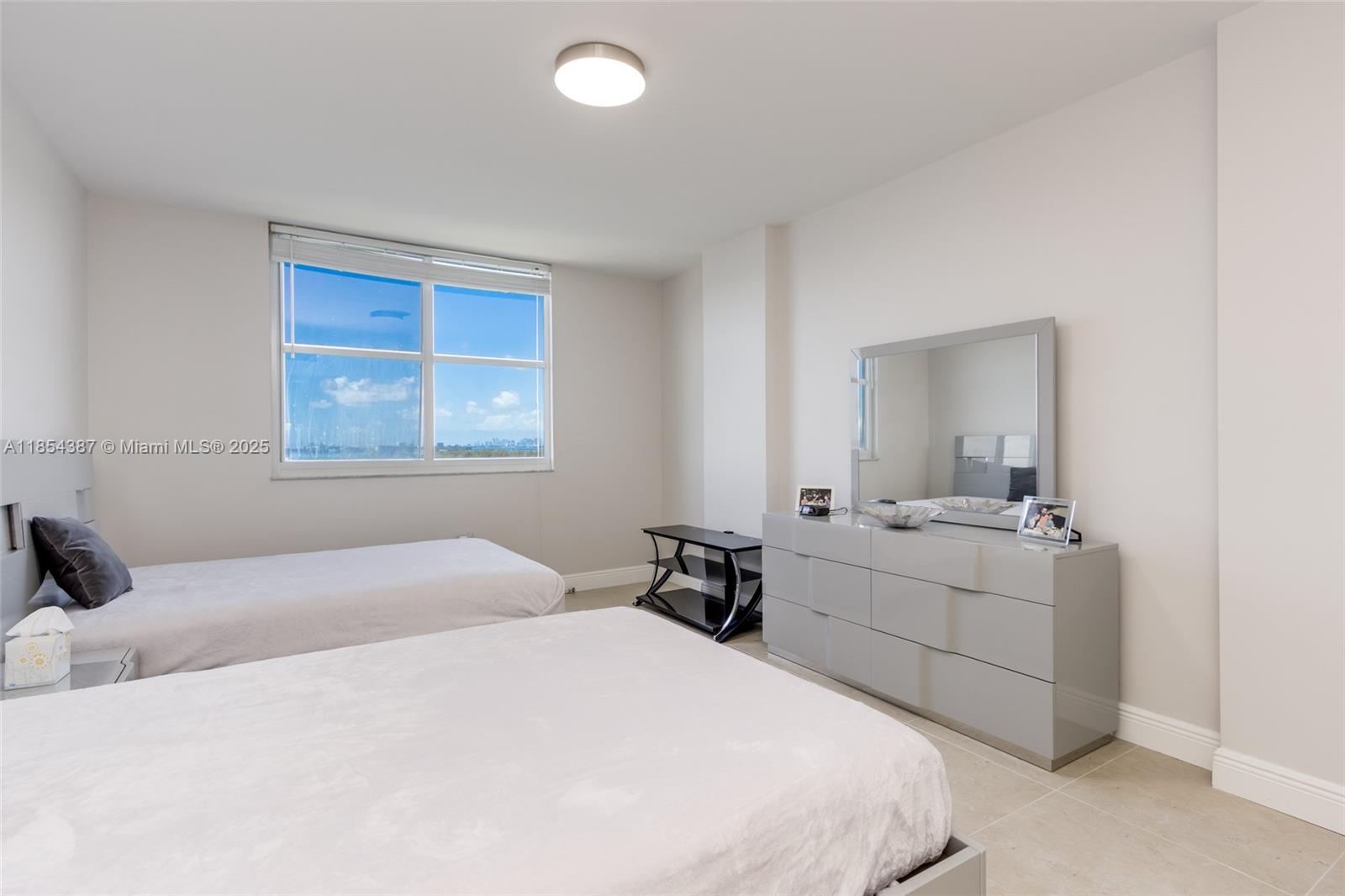 Ver detalles 1220 2 / 2 1120 sq. ft. $ 2025-08-07 0 foto