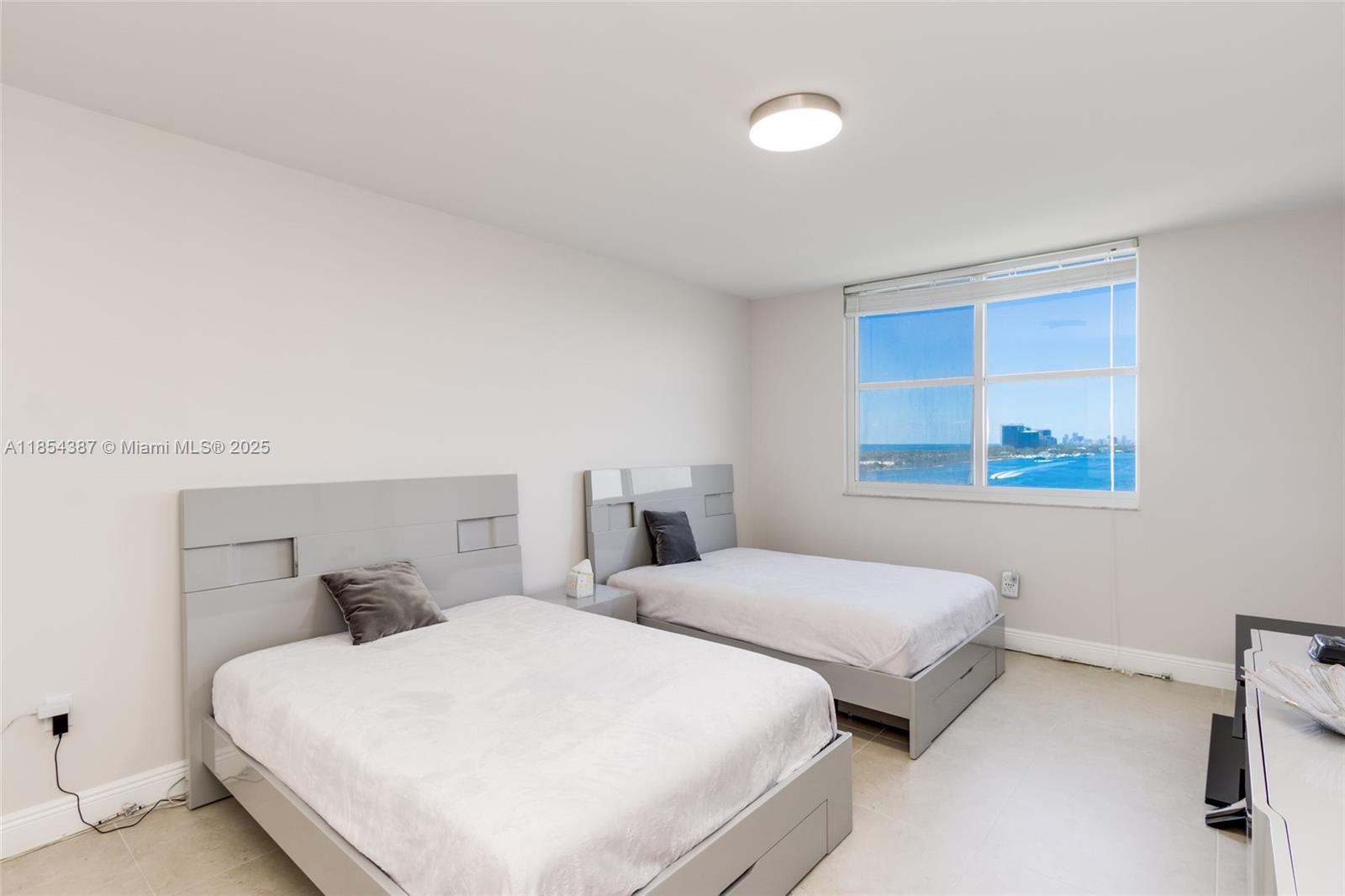 Ver detalles 1220 2 / 2 1120 sq. ft. $ 2025-08-07 0 foto