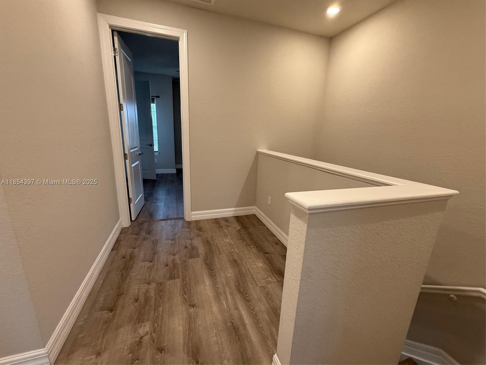See details 4845 3 / 3 1929 sq. ft. $ 2025-08-07 0 Photo