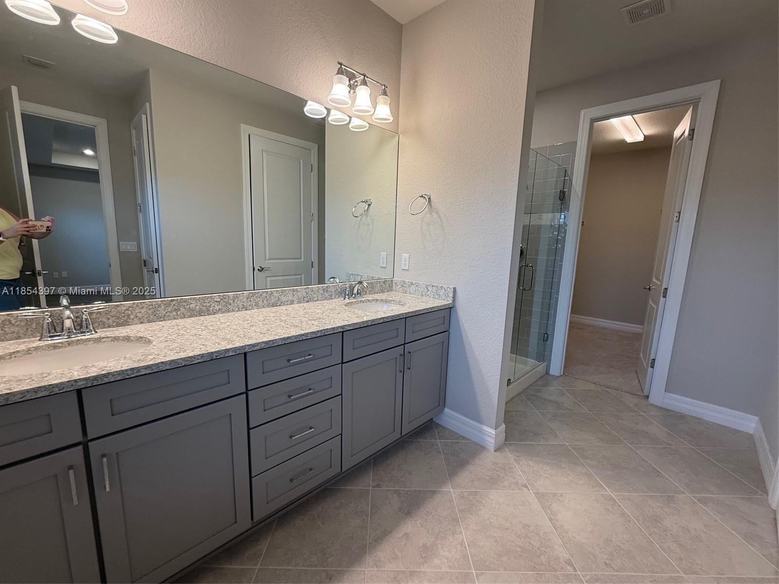 See details 4845 3 / 3 1929 sq. ft. $ 2025-08-07 0 Photo