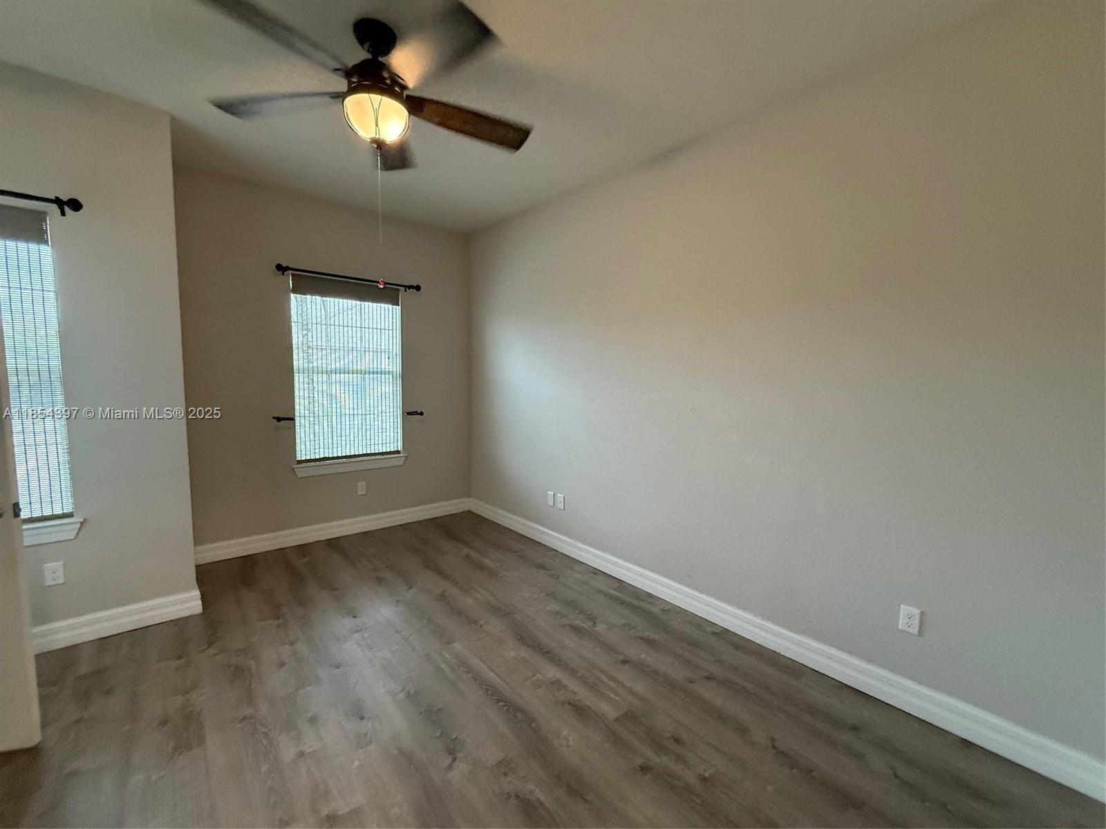 See details 4845 3 / 3 1929 sq. ft. $ 2025-08-07 0 Photo