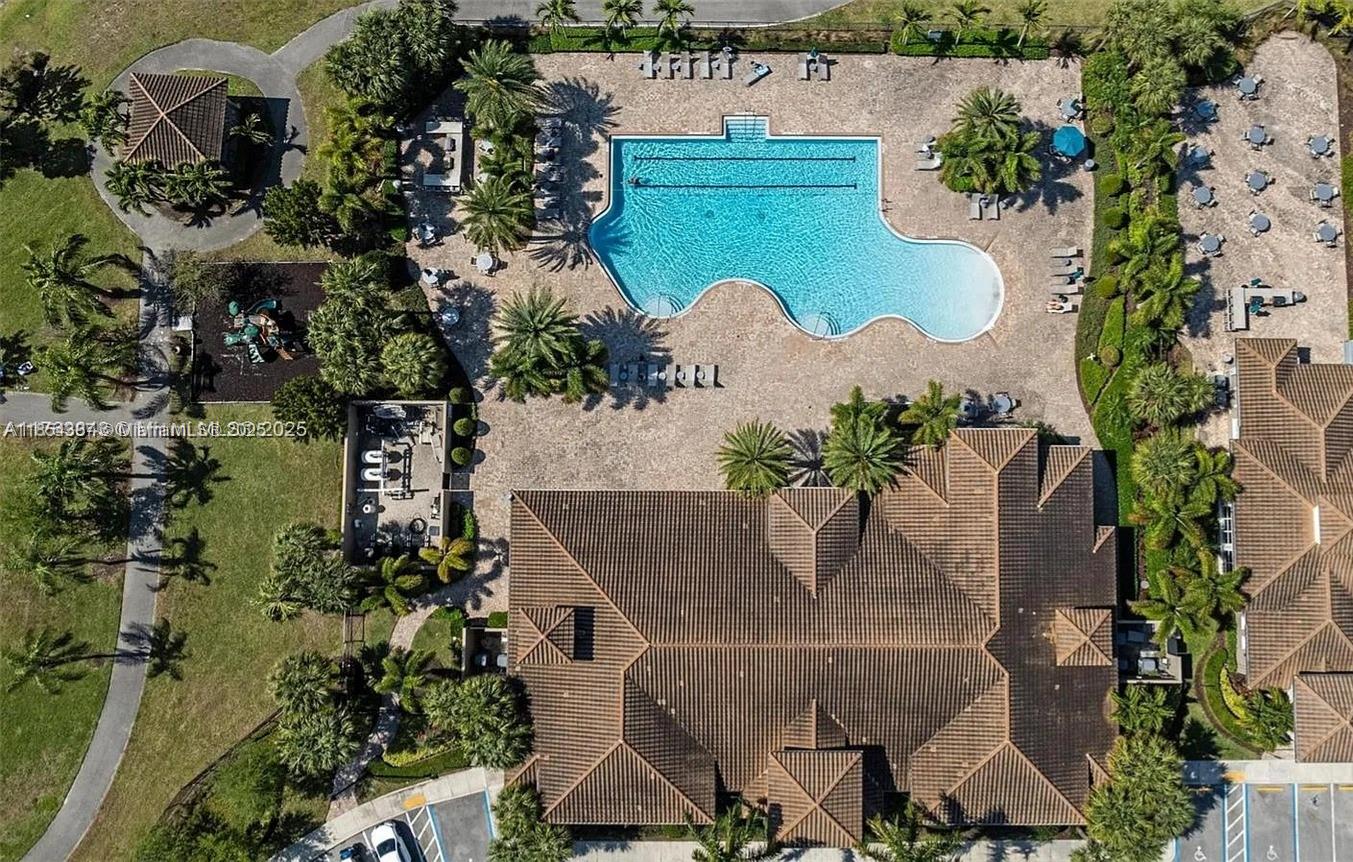 See details 4845 3 / 3 1929 sq. ft. $ 2025-08-07 0 Photo