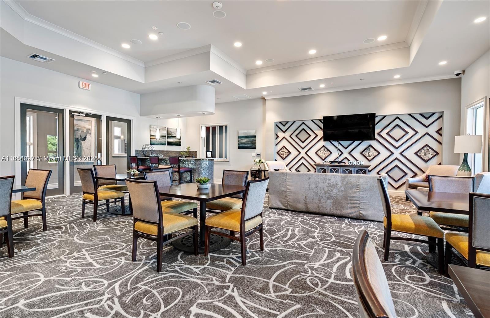 See details 4845 3 / 3 1929 sq. ft. $ 2025-08-07 0 Photo