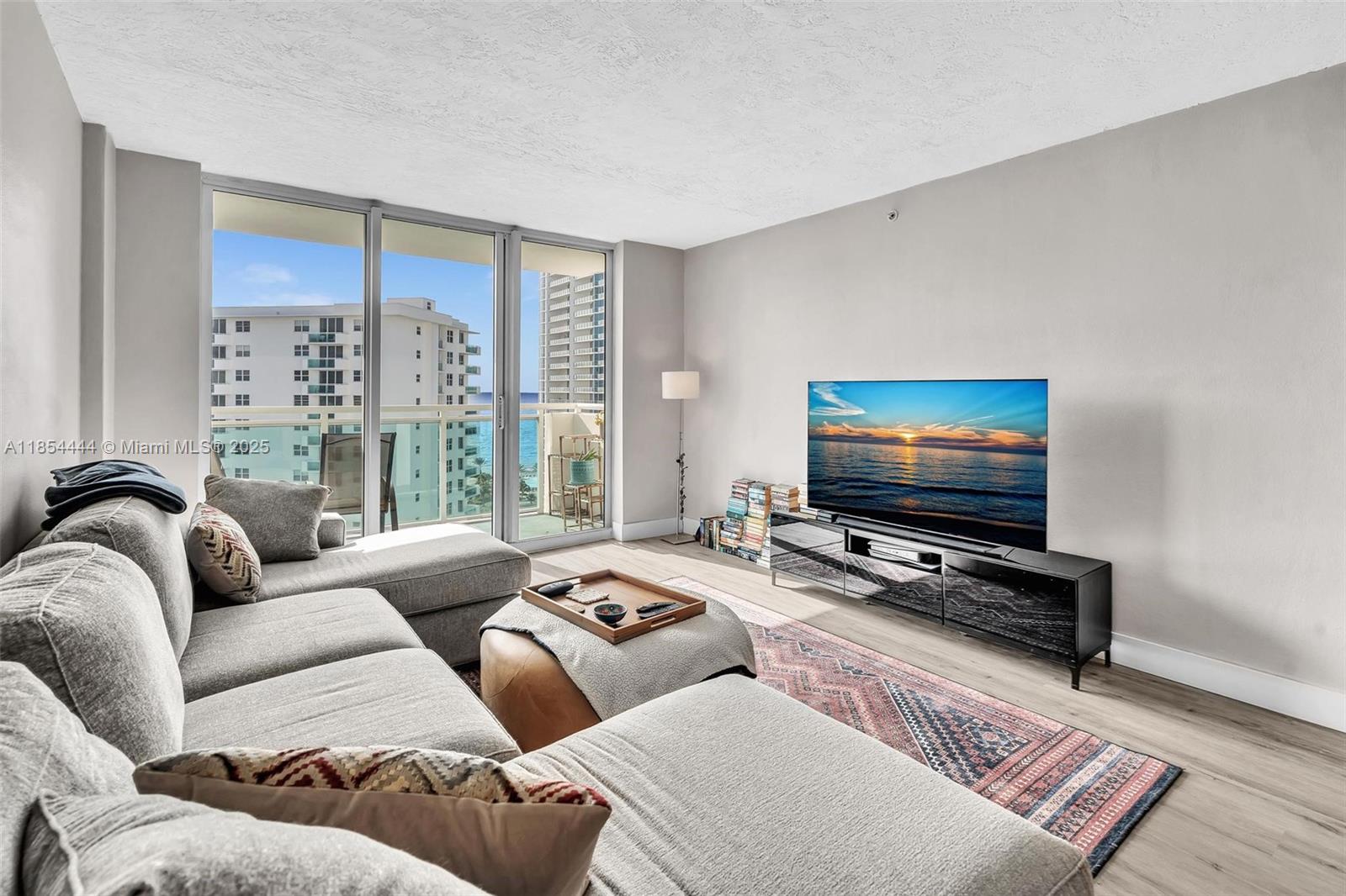 Photo of 3000 Ocean Dr  #1210, Hollywood, Florida, 33019 - 