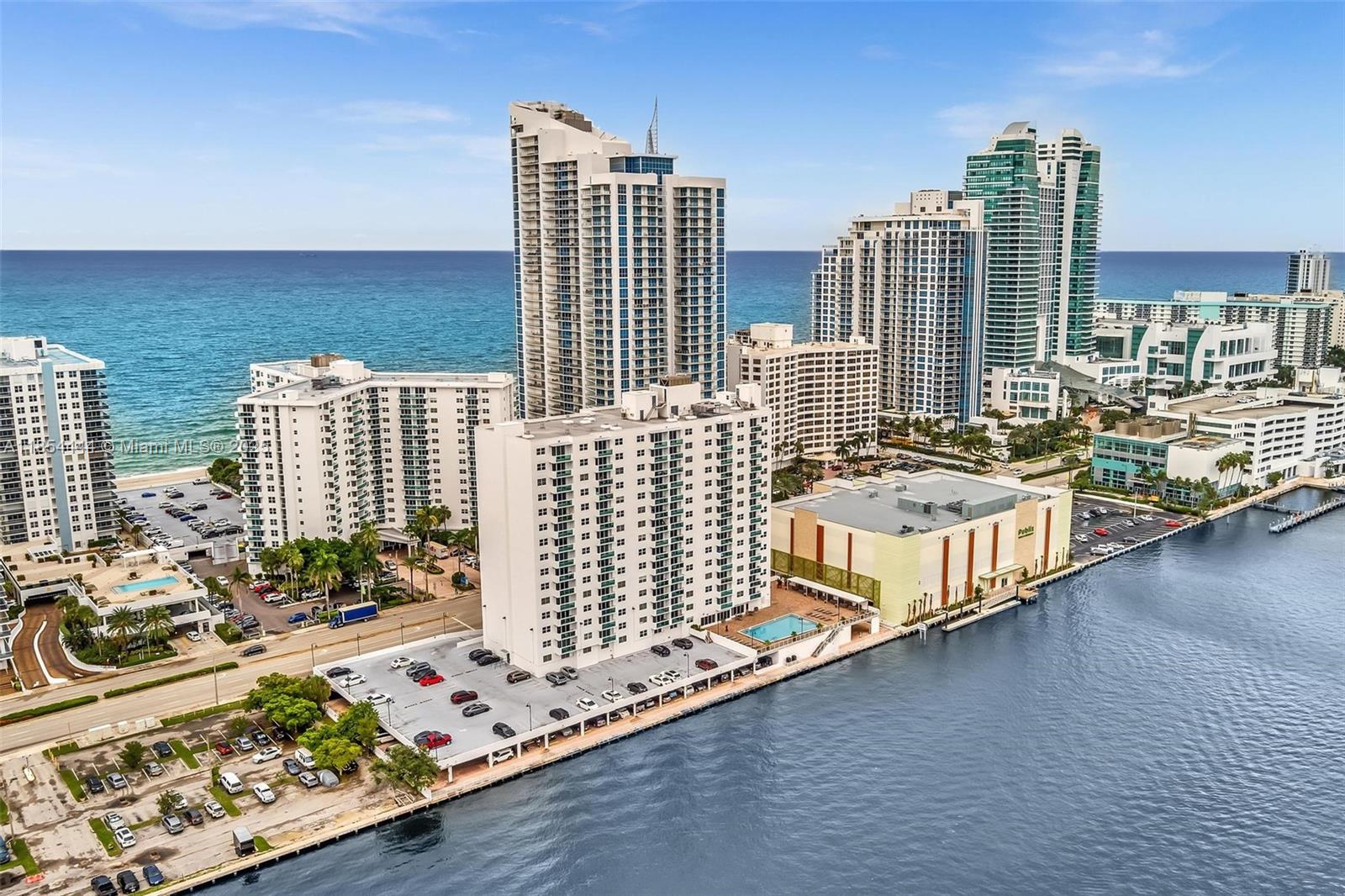 Photo of 3000 Ocean Dr  #1210, Hollywood, Florida, 33019 - 