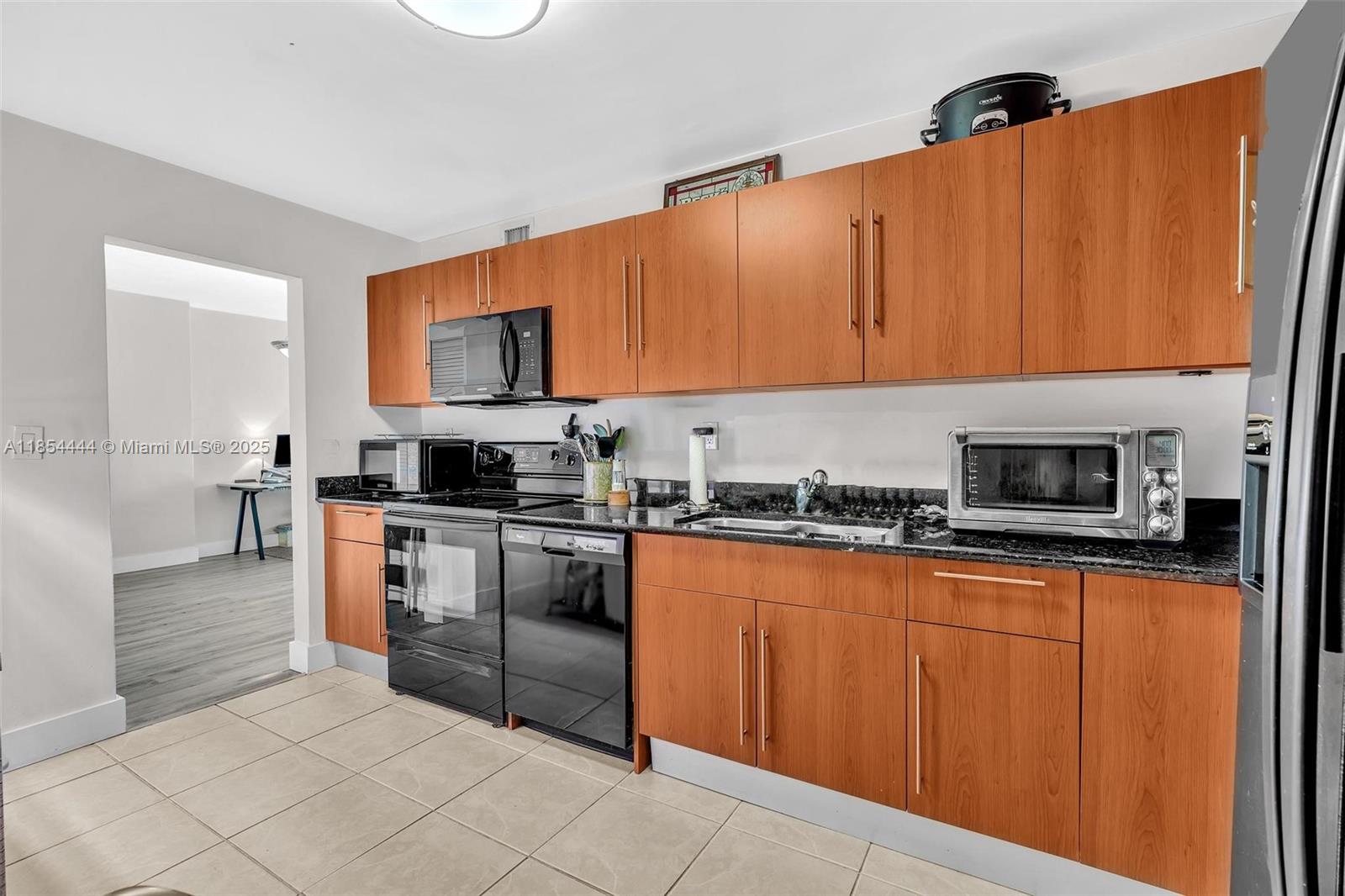 Photo of 3000 Ocean Dr  #1210, Hollywood, Florida, 33019 - 