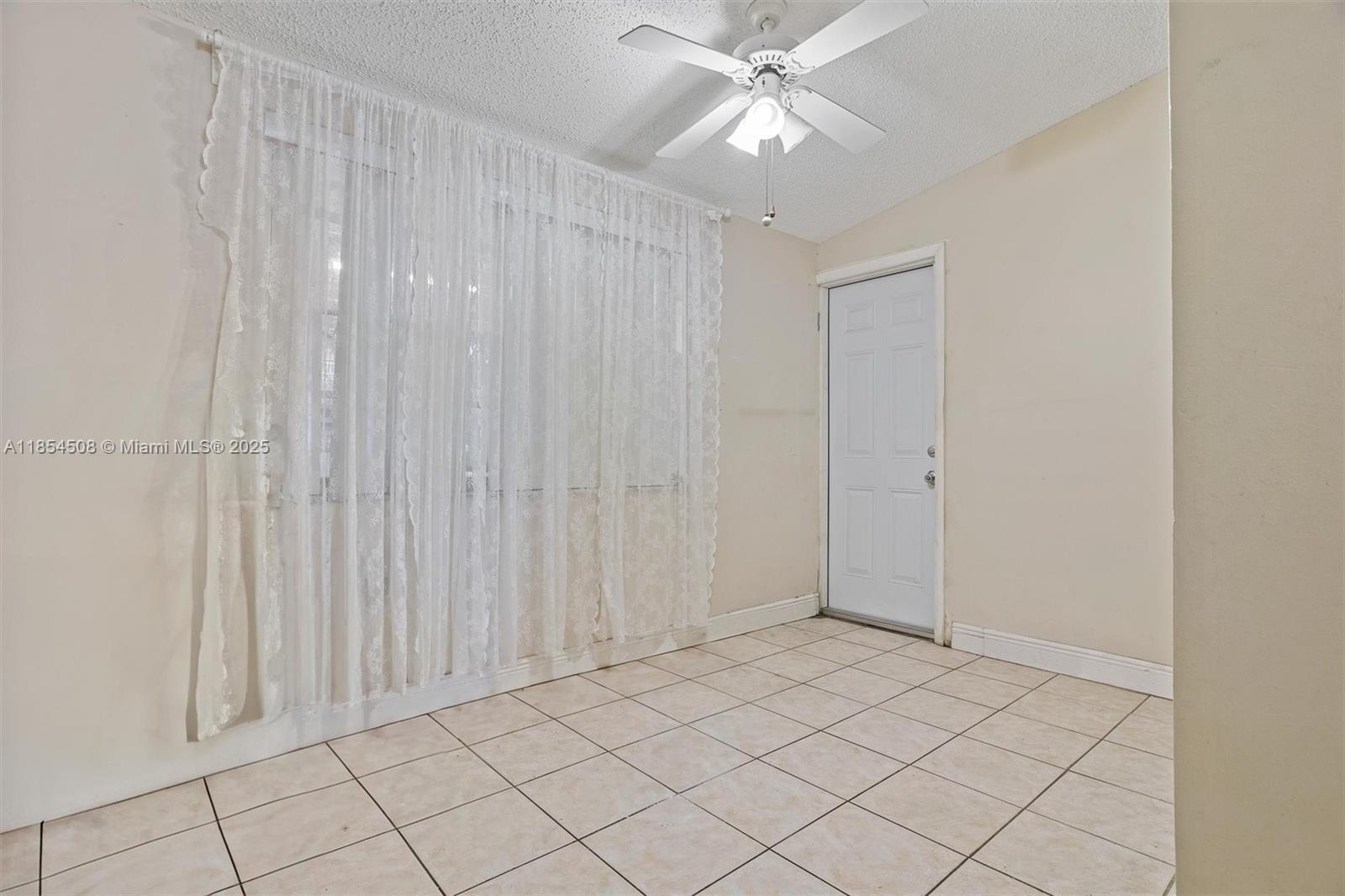 See details / 1899 sq. ft. $ 2025-08-07 0 Photo