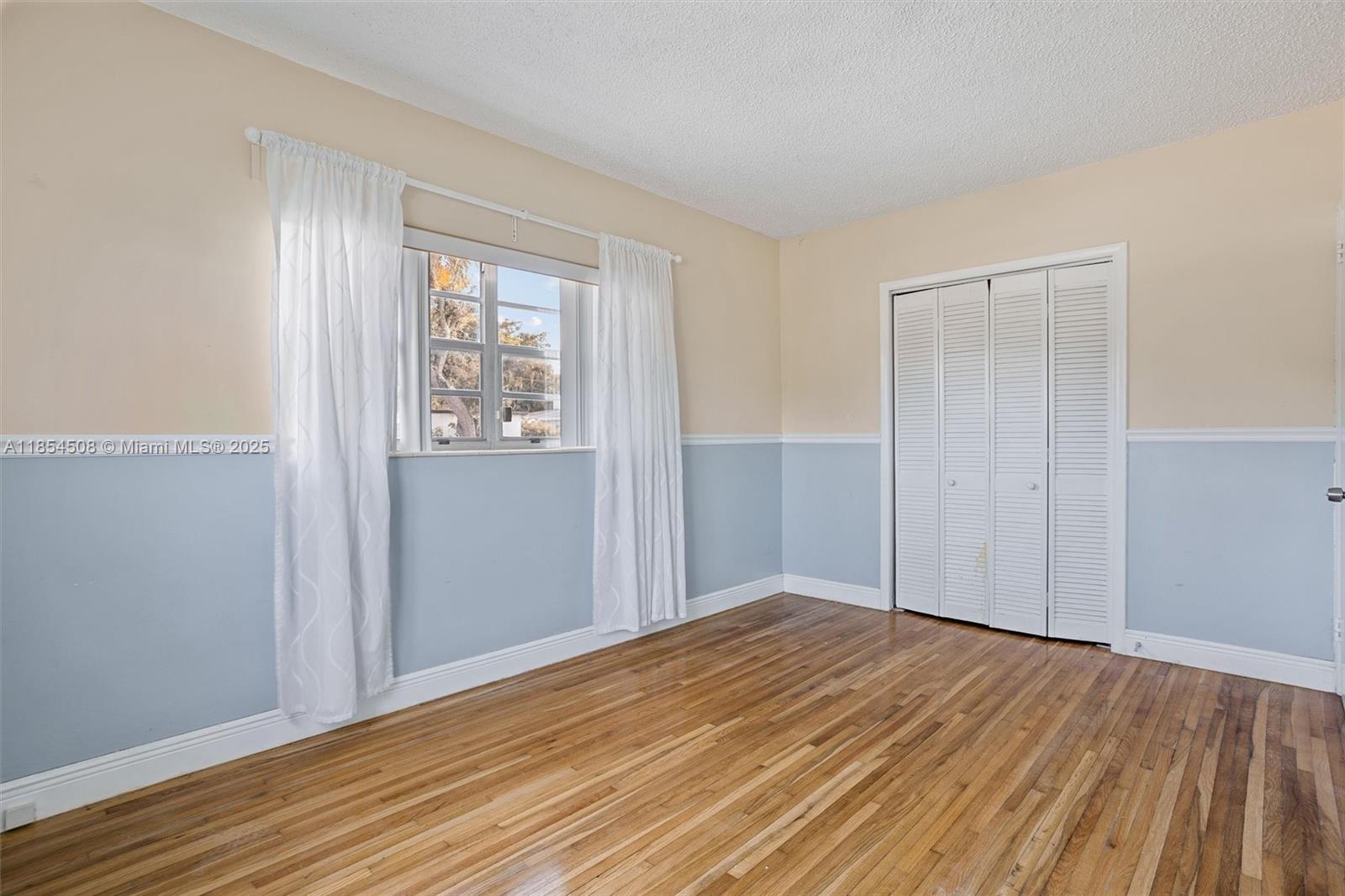 See details / 1899 sq. ft. $ 2025-08-07 0 Photo