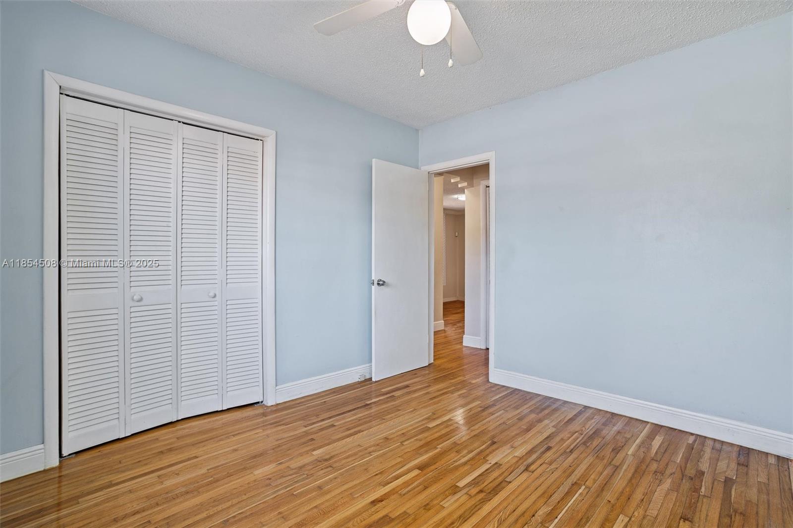 See details / 1899 sq. ft. $ 2025-08-07 0 Photo
