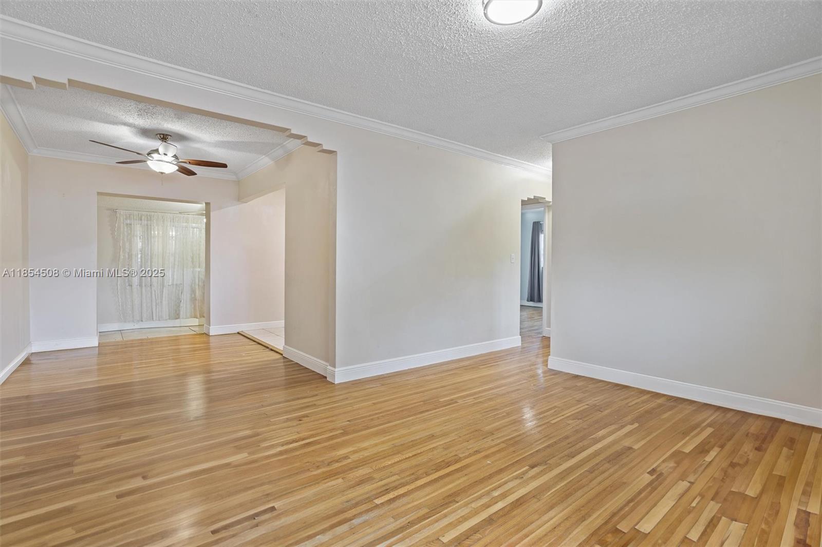 See details / 1899 sq. ft. $ 2025-08-07 0 Photo
