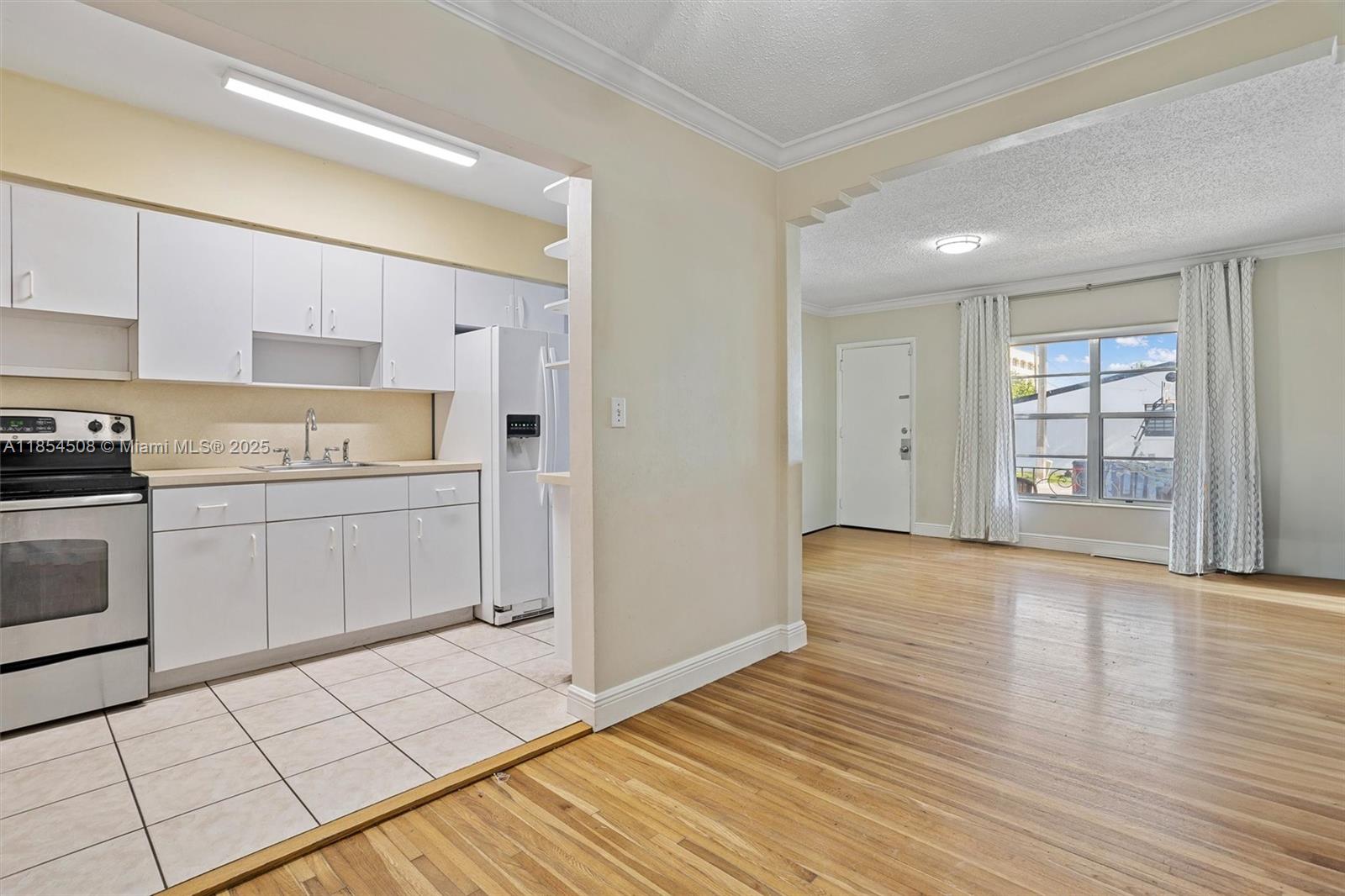 See details / 1899 sq. ft. $ 2025-08-07 0 Photo