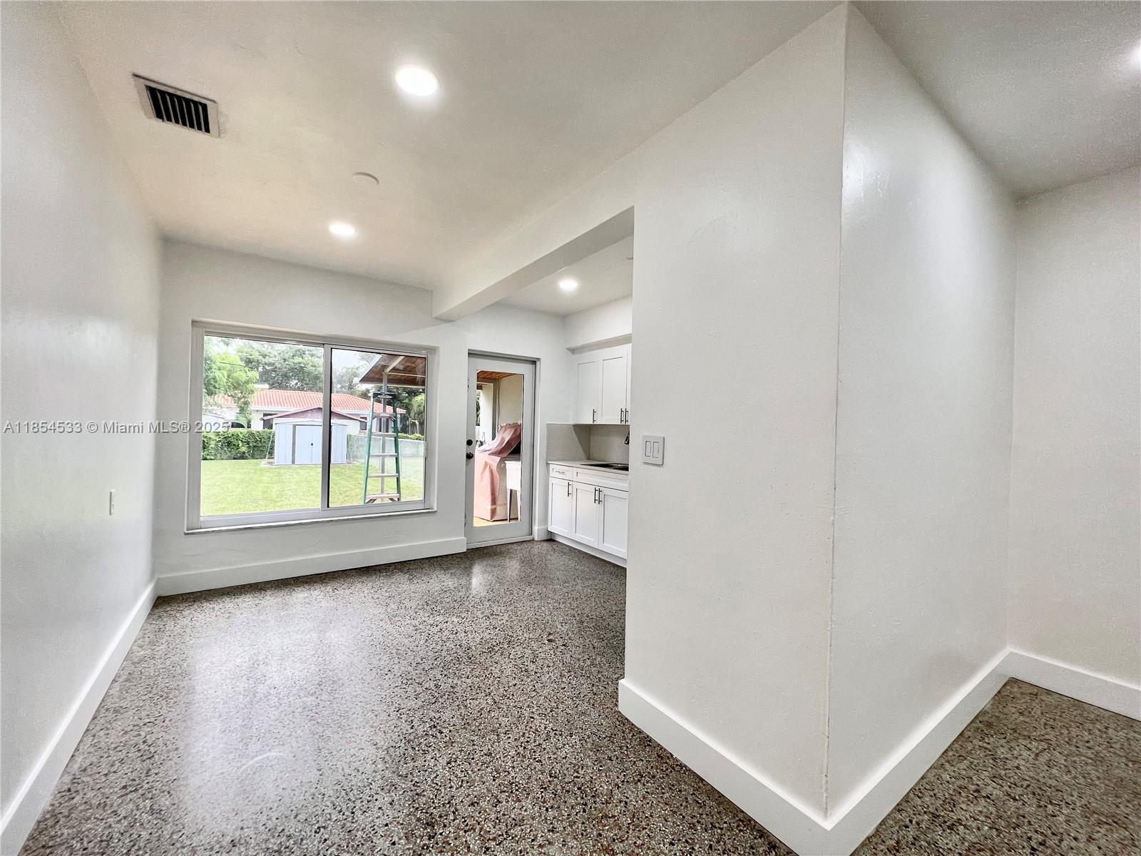   /  1805 sq. ft. $ 2025-08-07 0 Photo