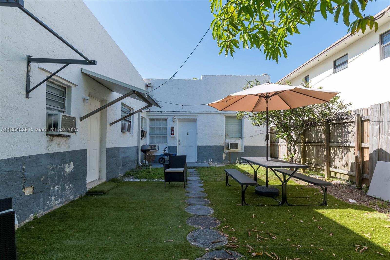 See details / sq. ft. $ 2025-08-07 0 Photo