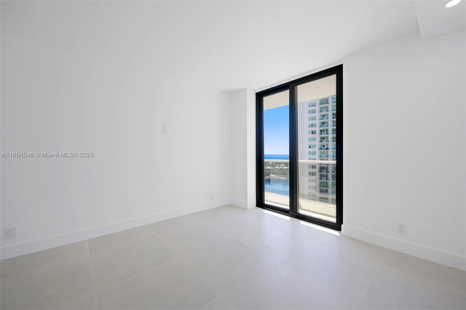 Photo of 20281 Country Club Dr  #1008, Aventura, Florida, 33180 - 