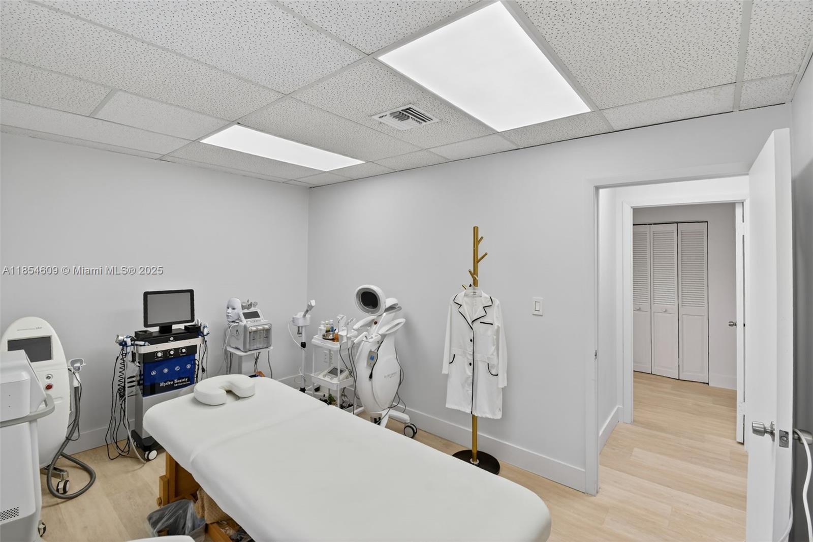 See details / sq. ft. $ 2025-08-07 0 Photo