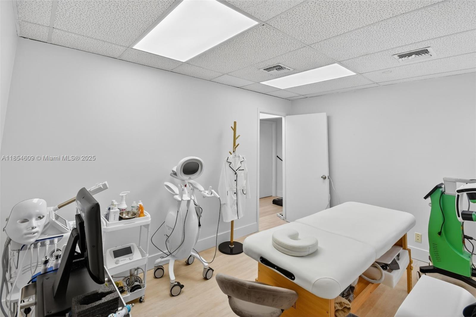 See details / sq. ft. $ 2025-08-07 0 Photo