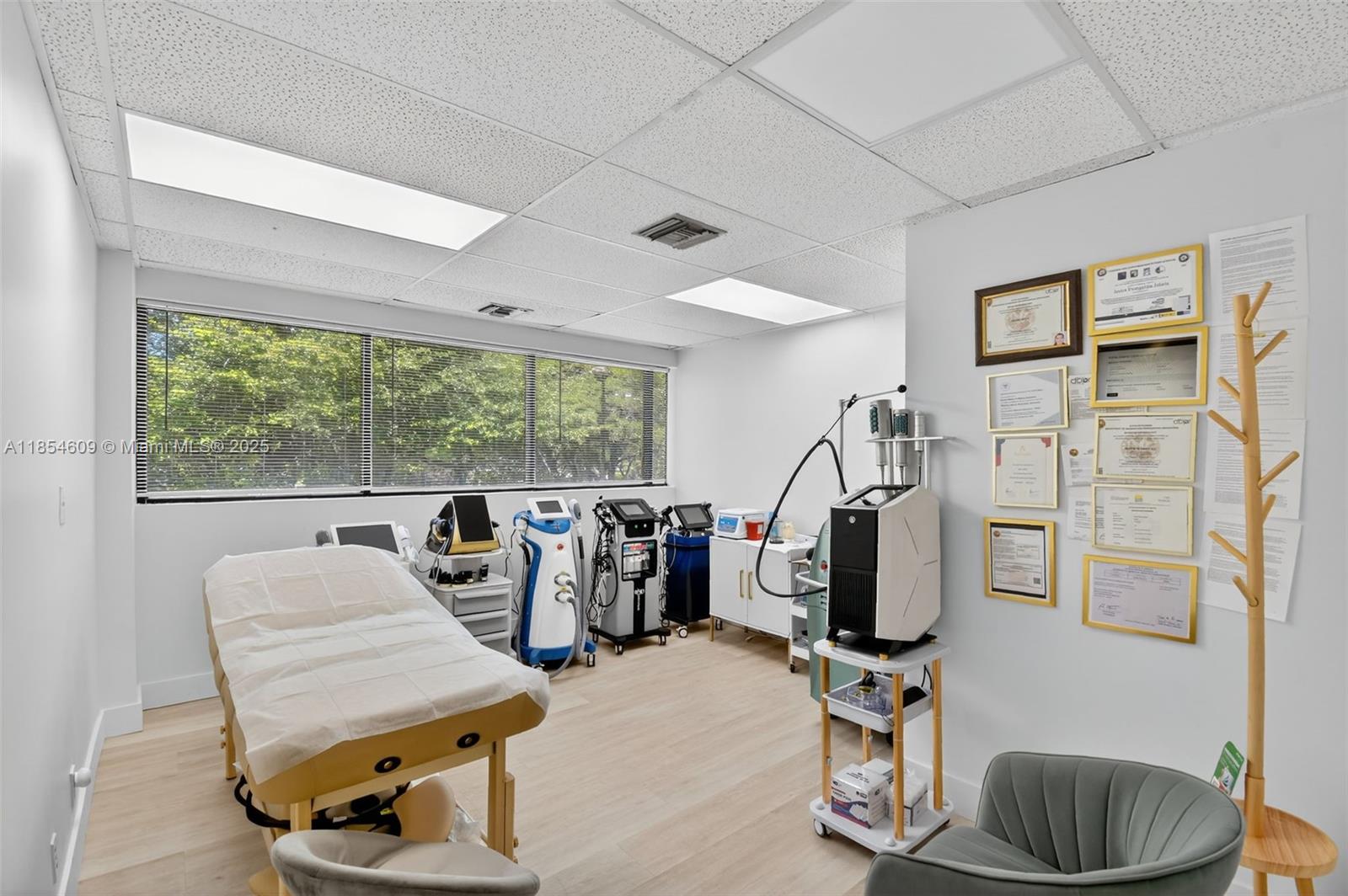 See details / sq. ft. $ 2025-08-07 0 Photo