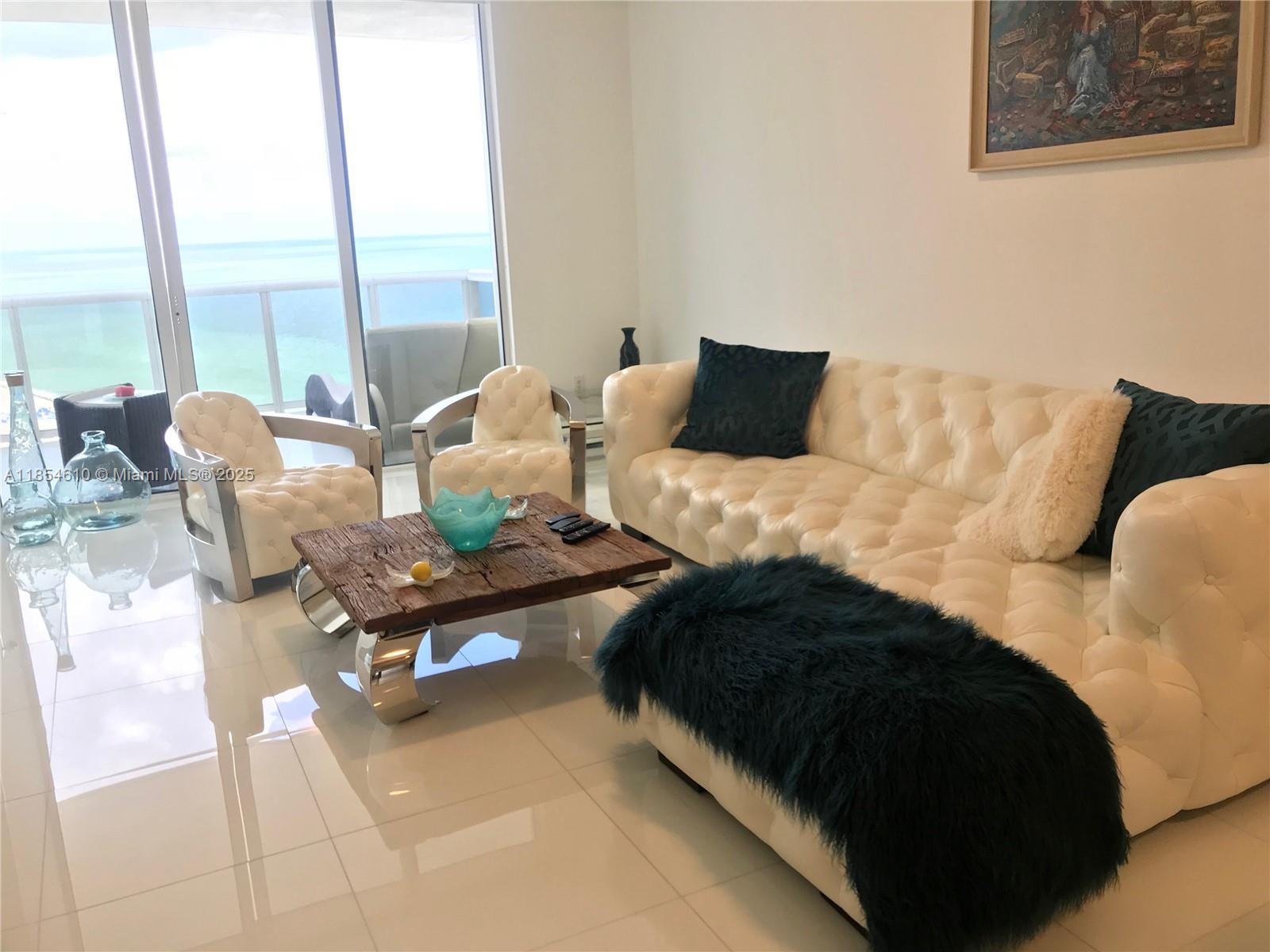 Ver detalles 3302 1 / 2 958 sq. ft. $ 2025-08-07 0 foto