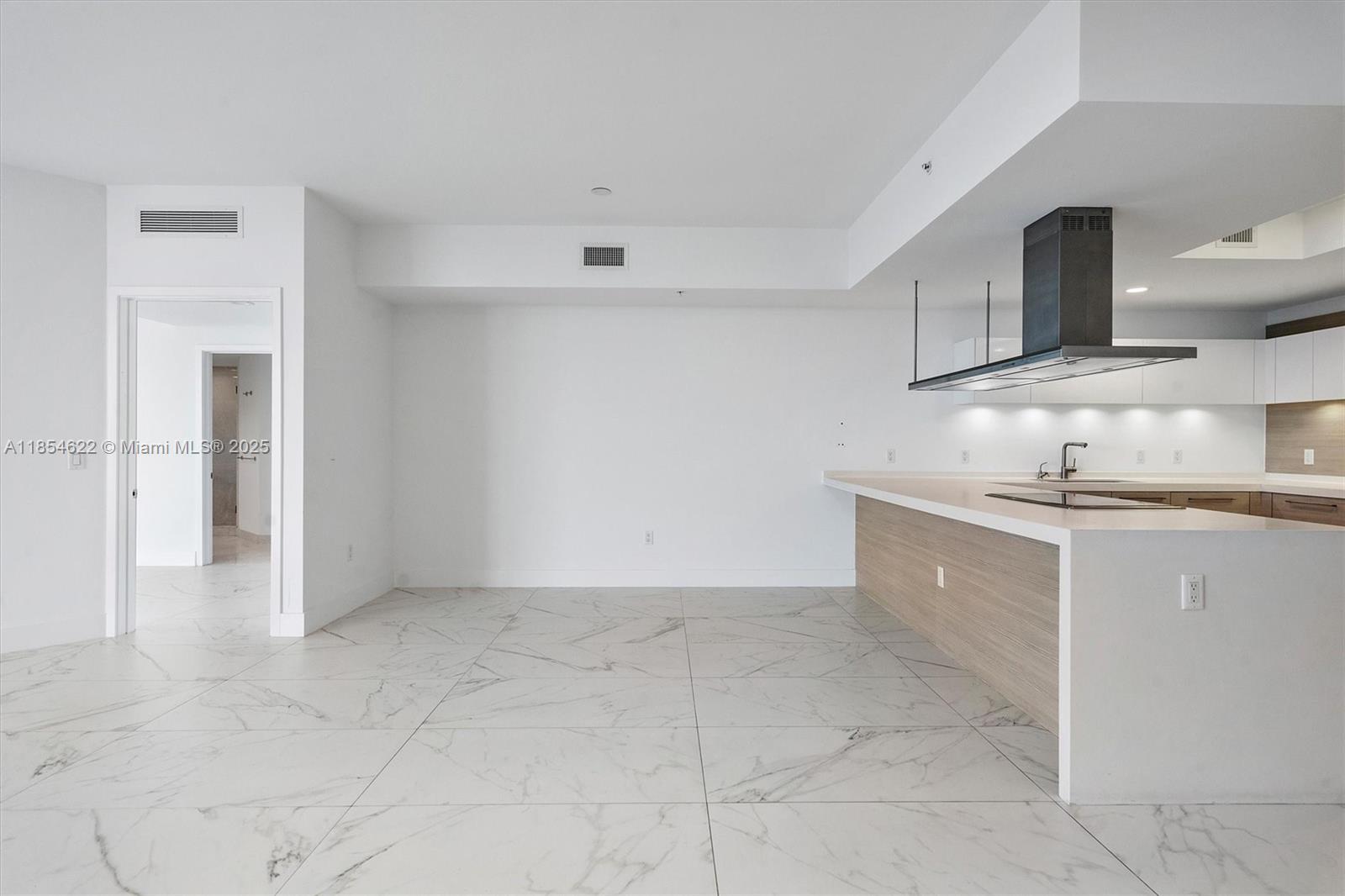 Photo of 17301 Biscayne Blvd  #1907, North Miami Beach, Florida, 33160 - 