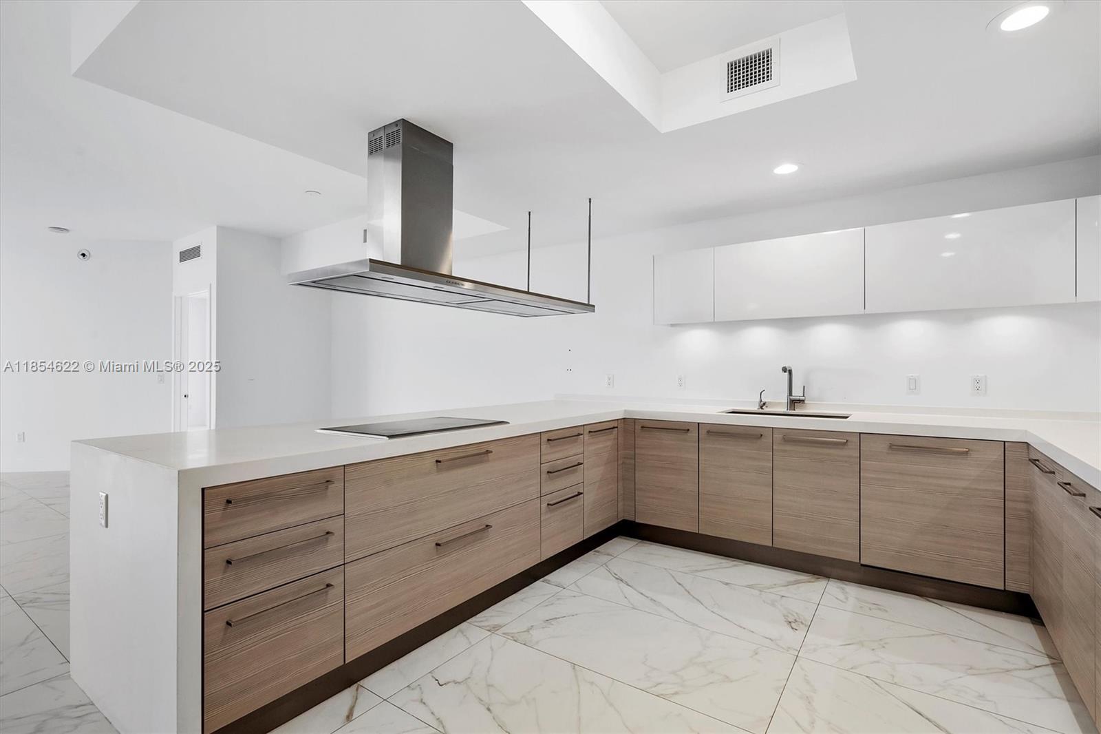 Photo of 17301 Biscayne Blvd  #1907, North Miami Beach, Florida, 33160 - 