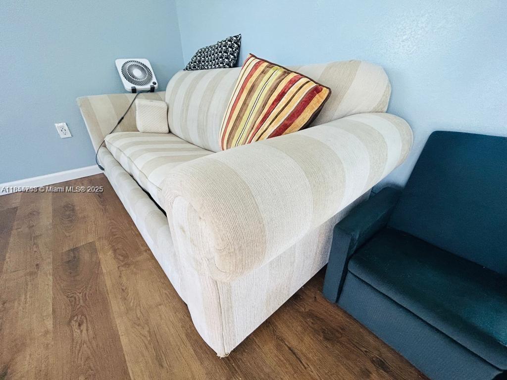 See details / sq. ft. $ 2025-08-07 0 Photo