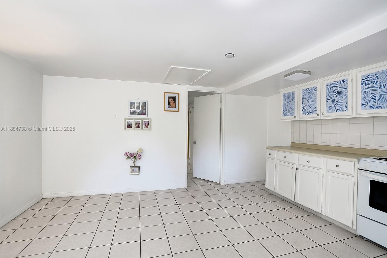 See details / 1125 sq. ft. $ 2025-08-07 0 Photo