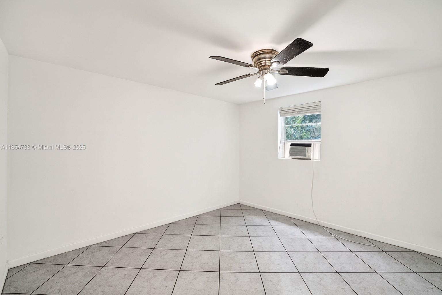 See details / 1125 sq. ft. $ 2025-08-07 0 Photo