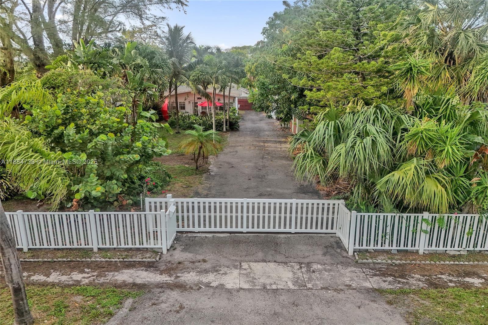 See details / 1125 sq. ft. $ 2025-08-07 0 Photo
