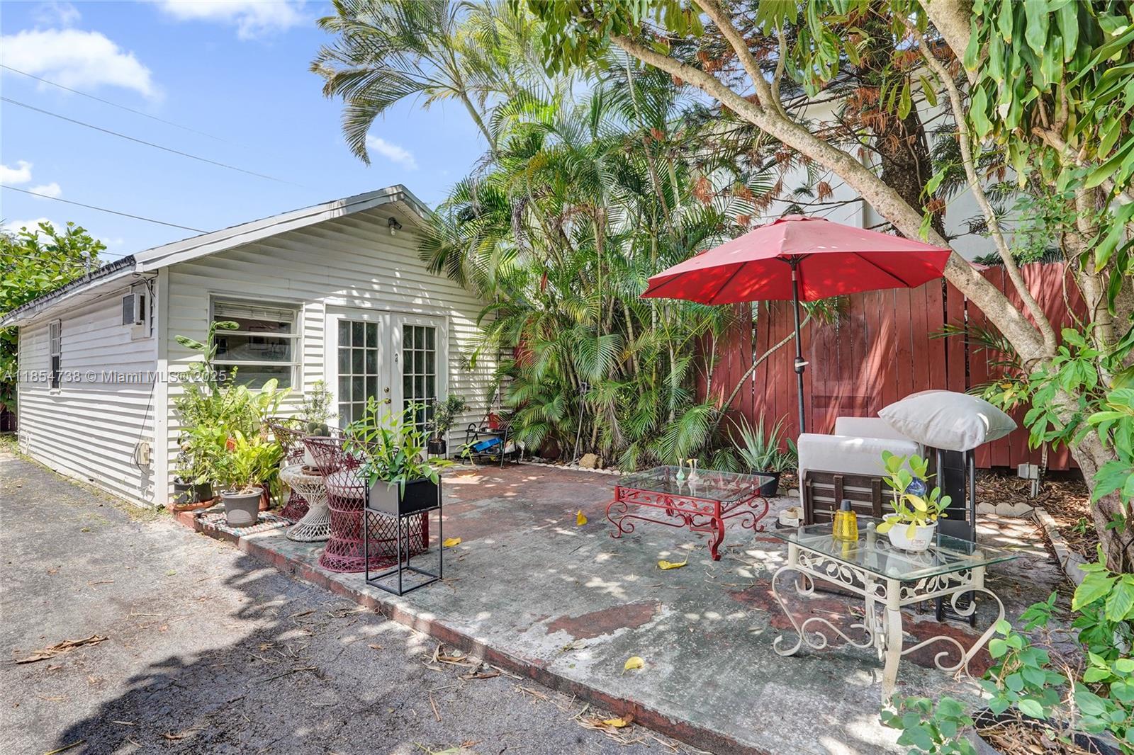 See details / 1125 sq. ft. $ 2025-08-07 0 Photo
