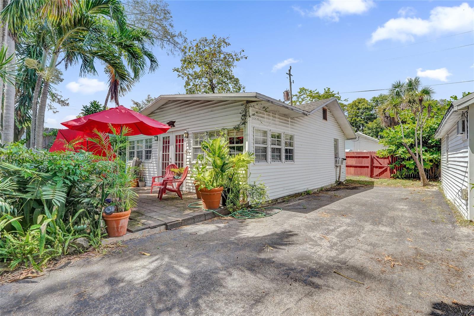 See details / 1125 sq. ft. $ 2025-08-07 0 Photo